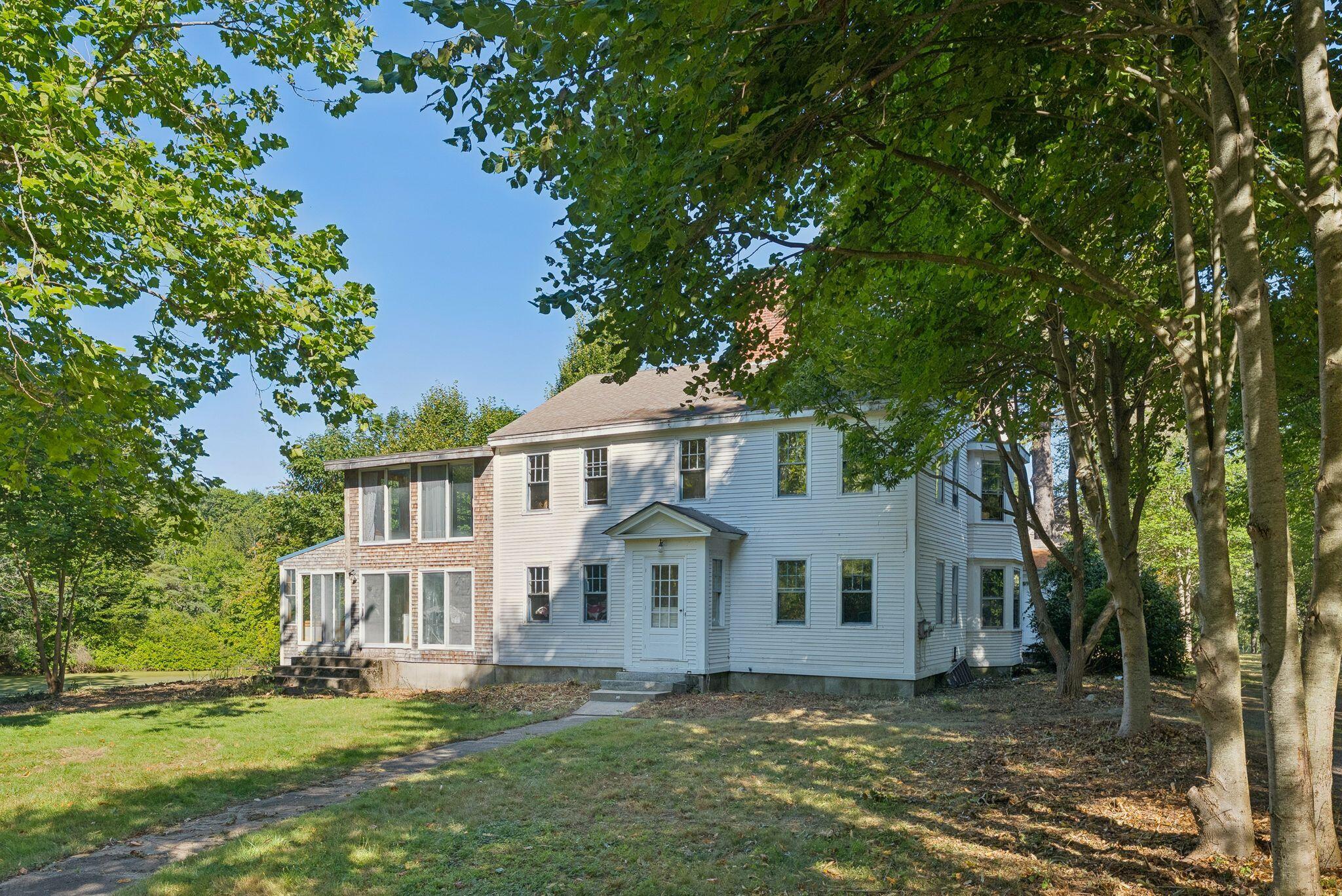 Falmouth, Maine, 04105, United States, 4 Bedrooms Bedrooms, ,3 BathroomsBathrooms,Residential,Active,1943791