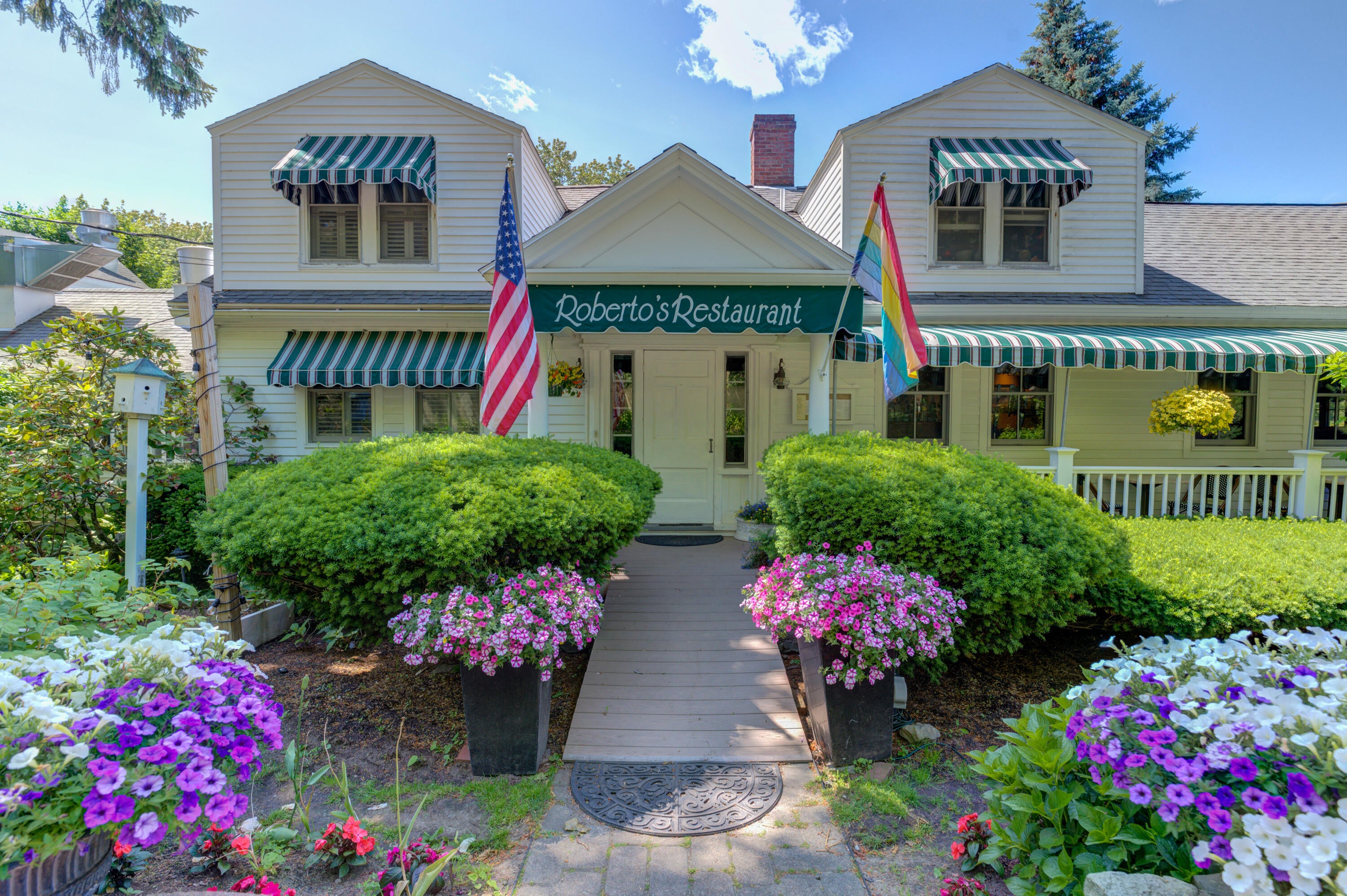 Ogunquit, Maine, 03907, United States, 2 Bedrooms Bedrooms, ,4 BathroomsBathrooms,Residential,Active,1839383