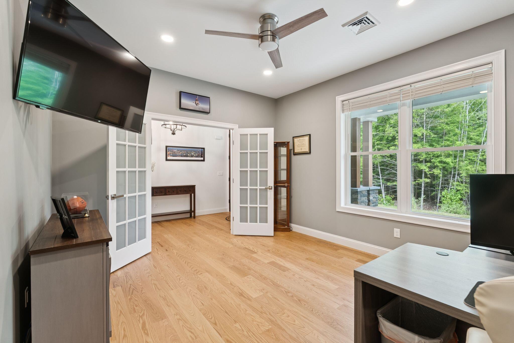 Buxton, Maine, 04093, United States, 4 Bedrooms Bedrooms, ,4 BathroomsBathrooms,Residential,Active,1909608