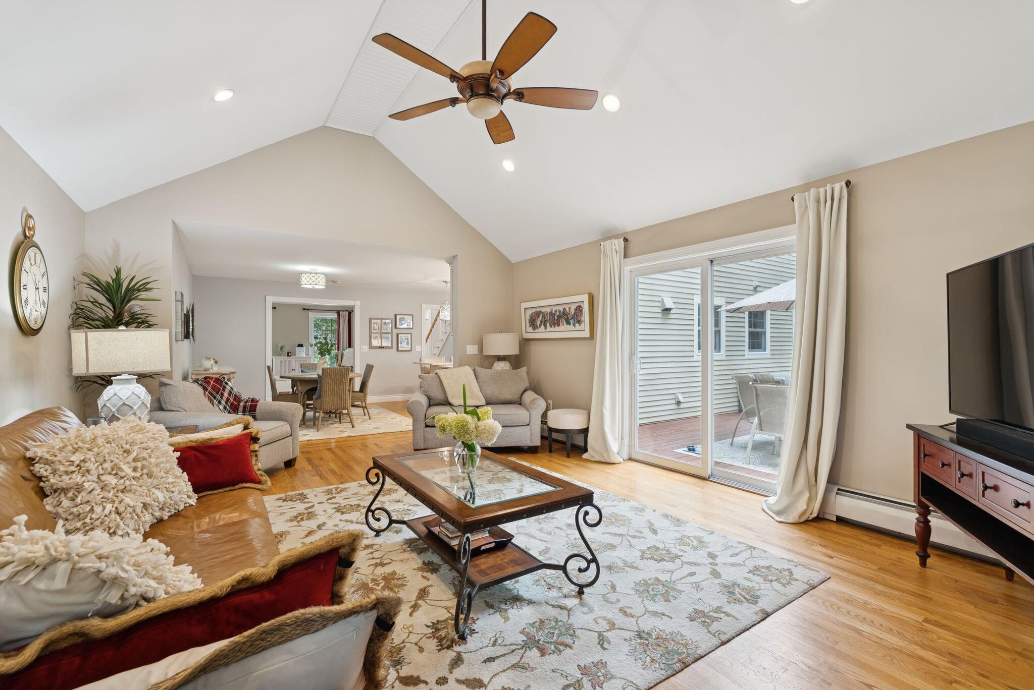 Falmouth, Maine, 04105, United States, 4 Bedrooms Bedrooms, ,3 BathroomsBathrooms,Residential,Active,1920228