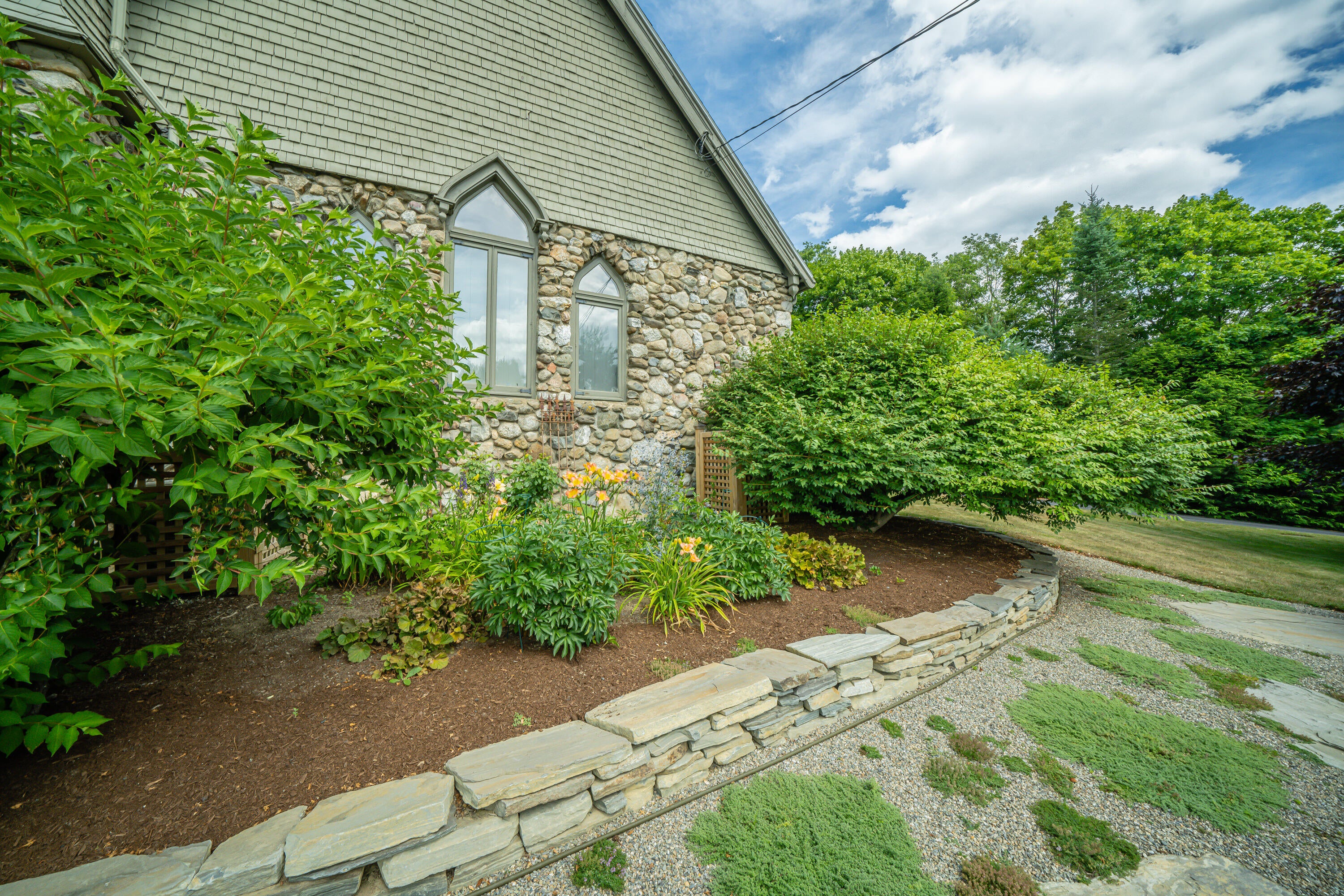 Belfast, Maine, 04915, United States, ,2 BathroomsBathrooms,Residential,Active,1762819