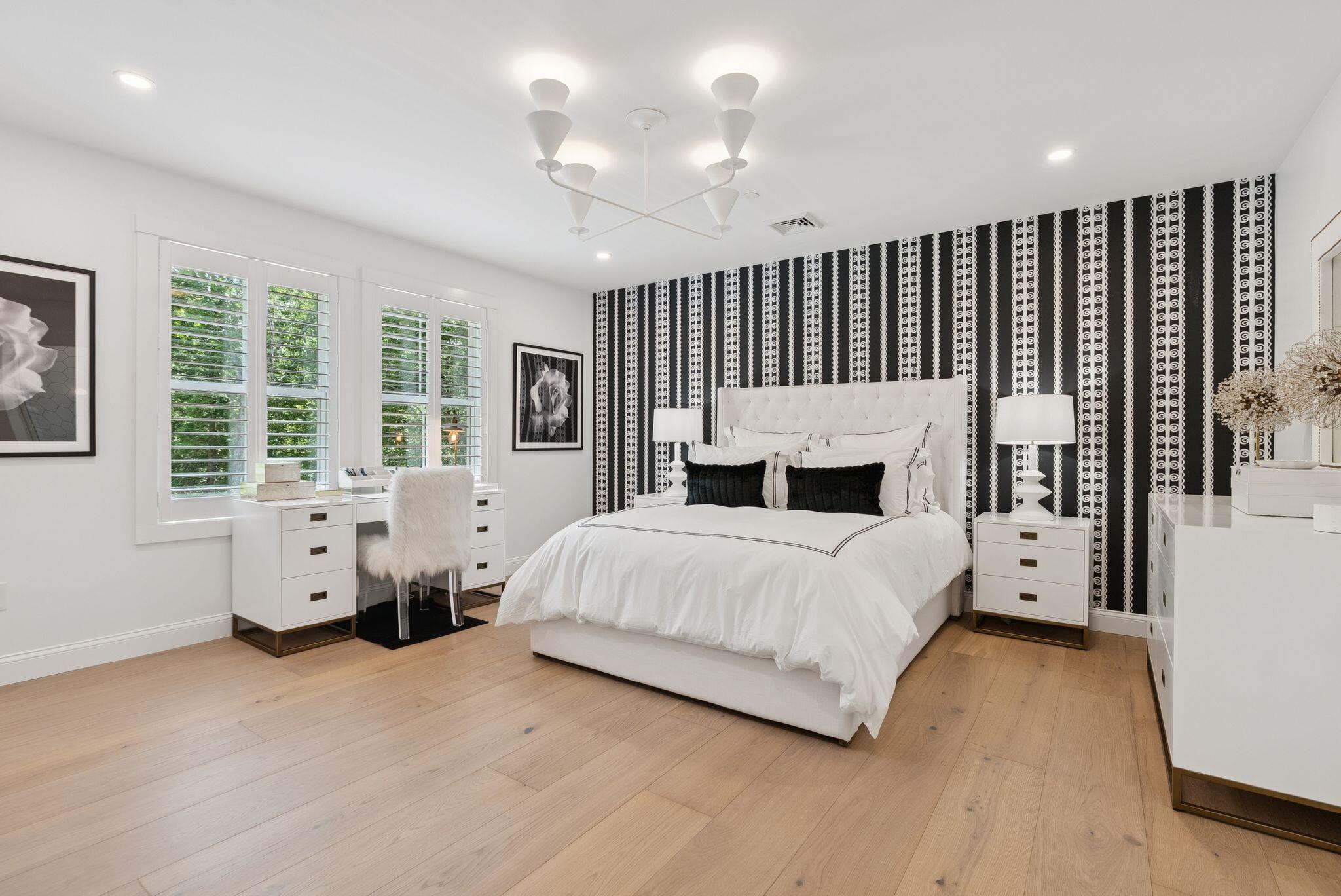 Cumberland, Maine, 04021, United States, ,5 BathroomsBathrooms,Residential,Active,1899925