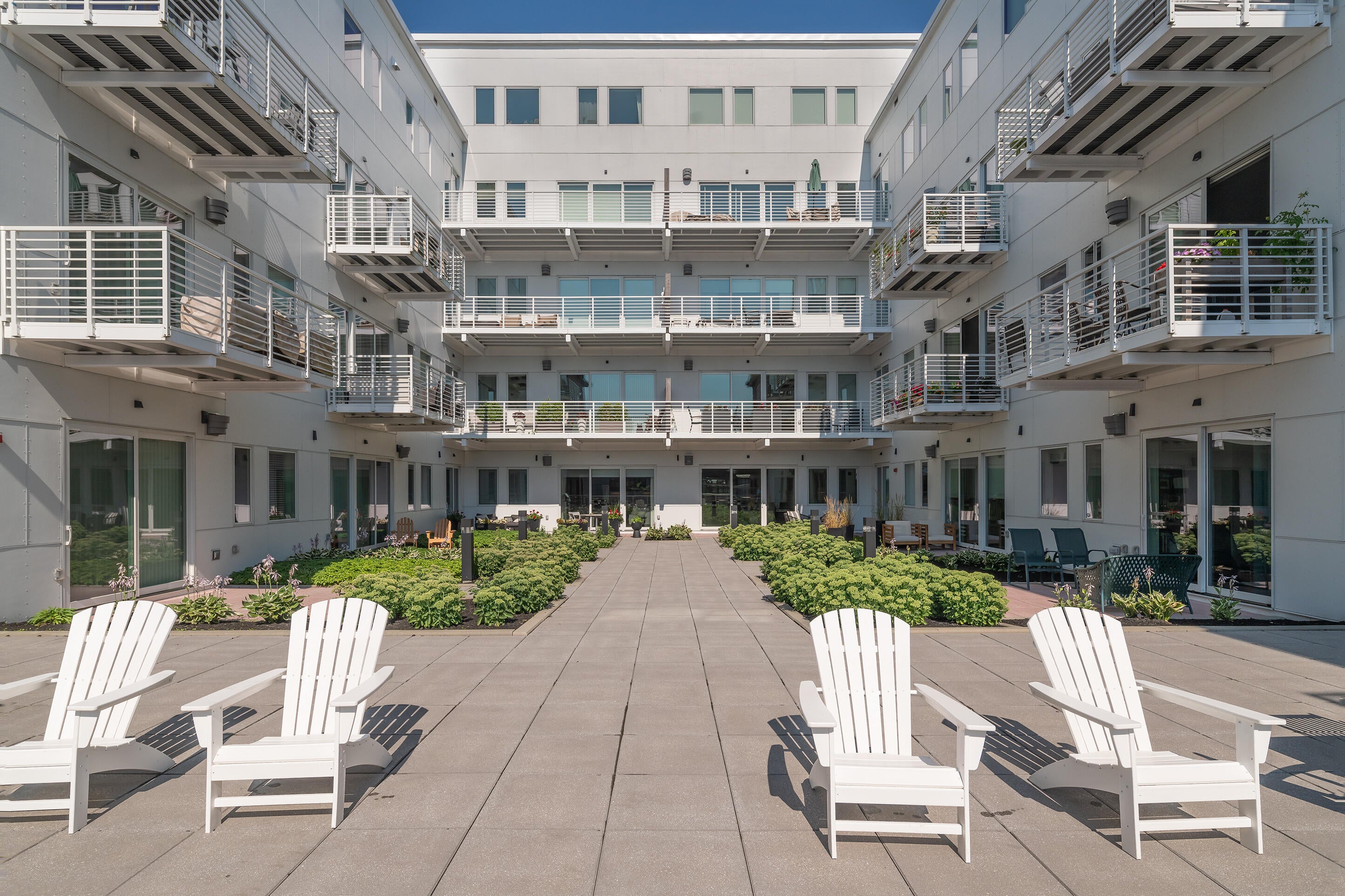 Portland, Maine, 04101, United States, 2 Bedrooms Bedrooms, ,2 BathroomsBathrooms,Residential,Active,1929690