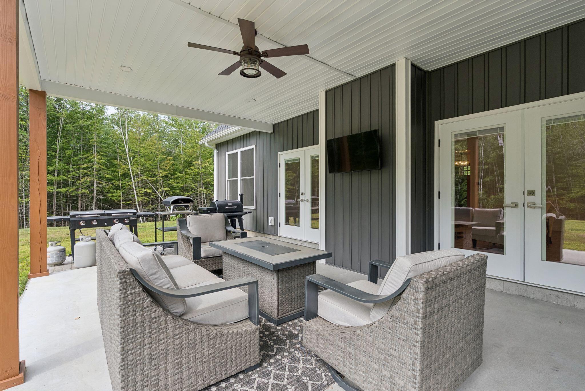 Buxton, Maine, 04093, United States, 4 Bedrooms Bedrooms, ,4 BathroomsBathrooms,Residential,Active,1909608