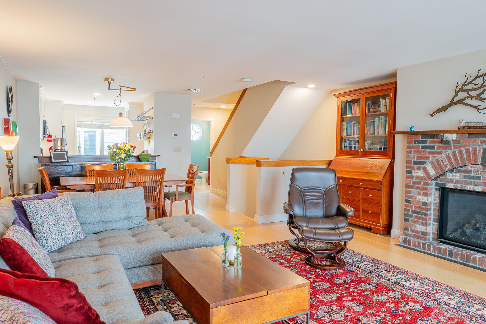 Portland, Maine, 04101, United States, 2 Bedrooms Bedrooms, ,3 BathroomsBathrooms,Residential,Active,1823987