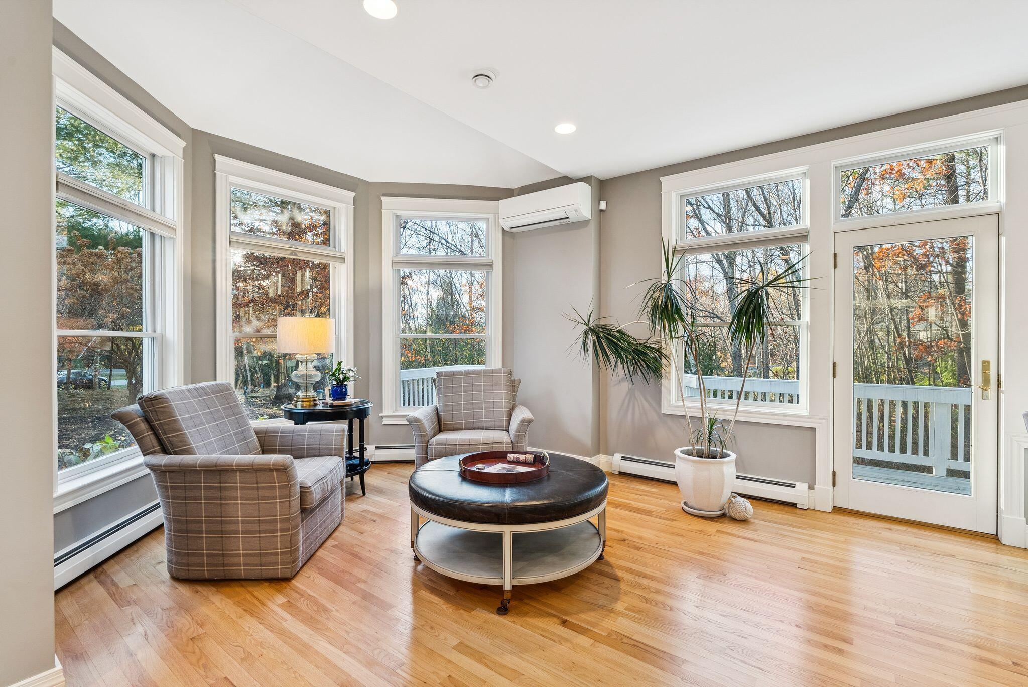 Falmouth, Maine, 04105, United States, 5 Bedrooms Bedrooms, ,4 BathroomsBathrooms,Residential,Active,2002327