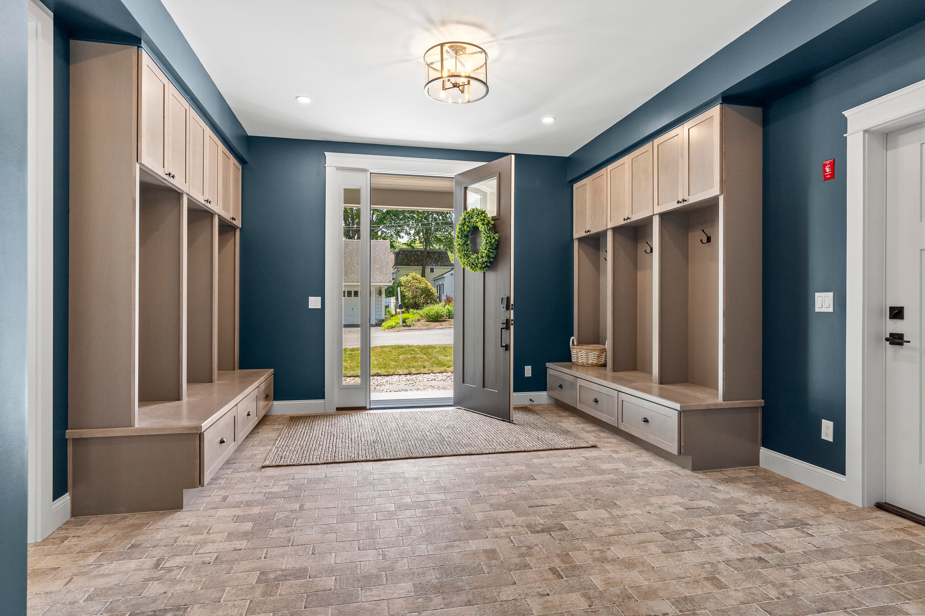 Falmouth, Maine, 04105, United States, 5 Bedrooms Bedrooms, ,6 BathroomsBathrooms,Residential,Active,1853629