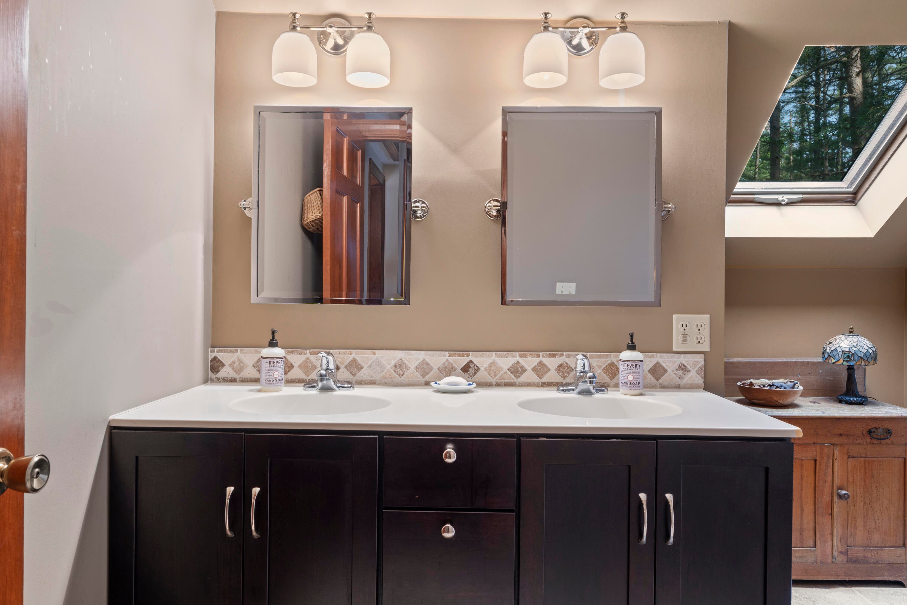 Harpswell, Maine, 04079, United States, 3 Bedrooms Bedrooms, ,2 BathroomsBathrooms,Residential,Active,1913036