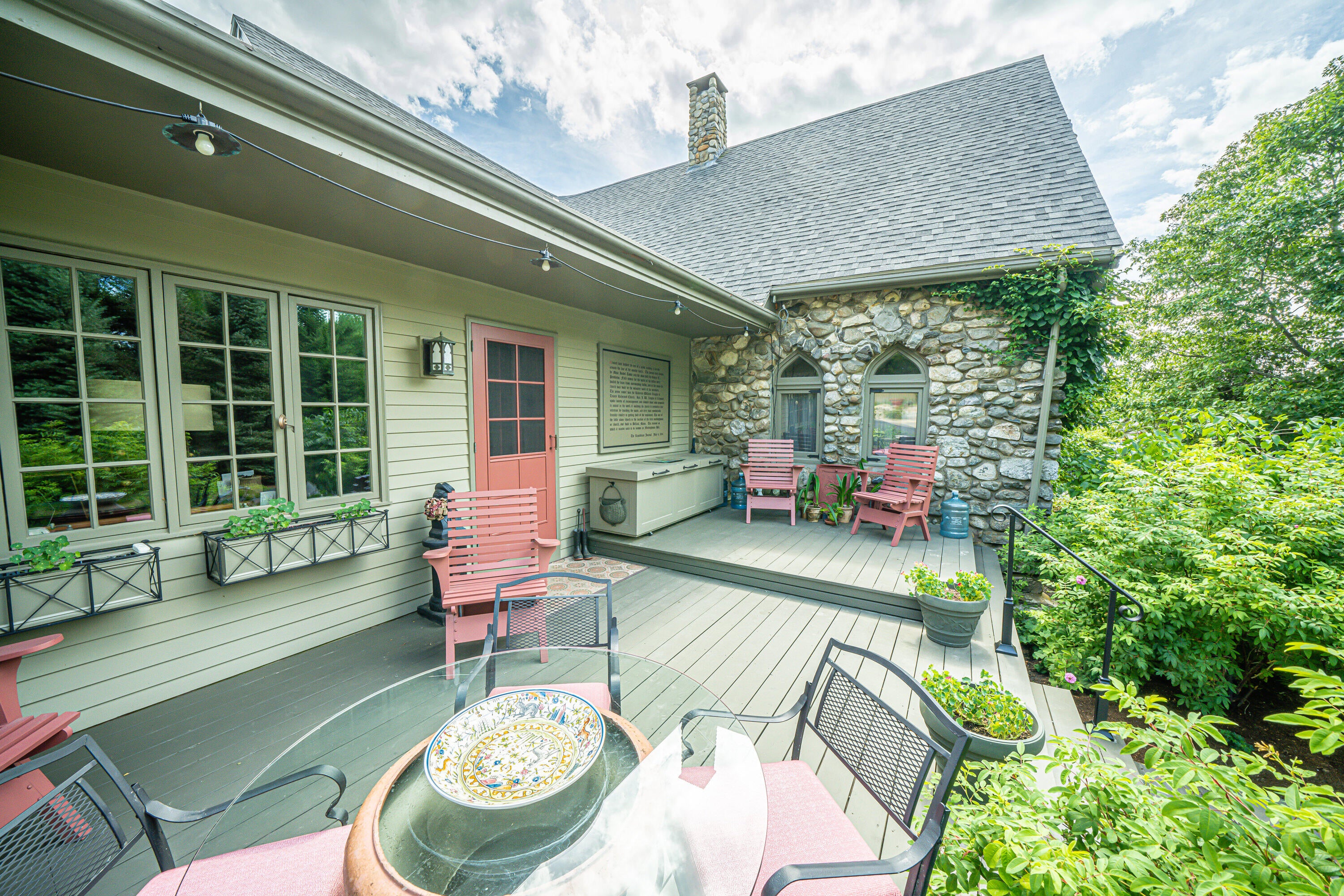 Belfast, Maine, 04915, United States, ,2 BathroomsBathrooms,Residential,Active,1762819