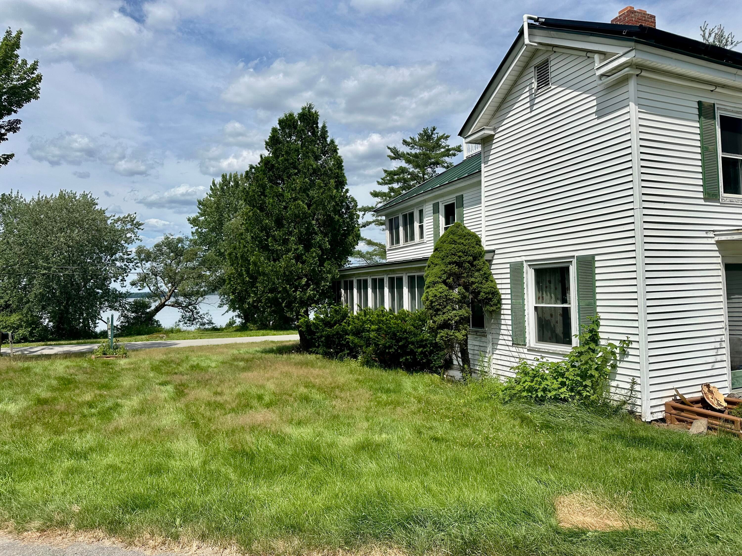 Newport, Maine, 04953, United States, 10 Bedrooms Bedrooms, ,9 BathroomsBathrooms,Residential,Active,1897992