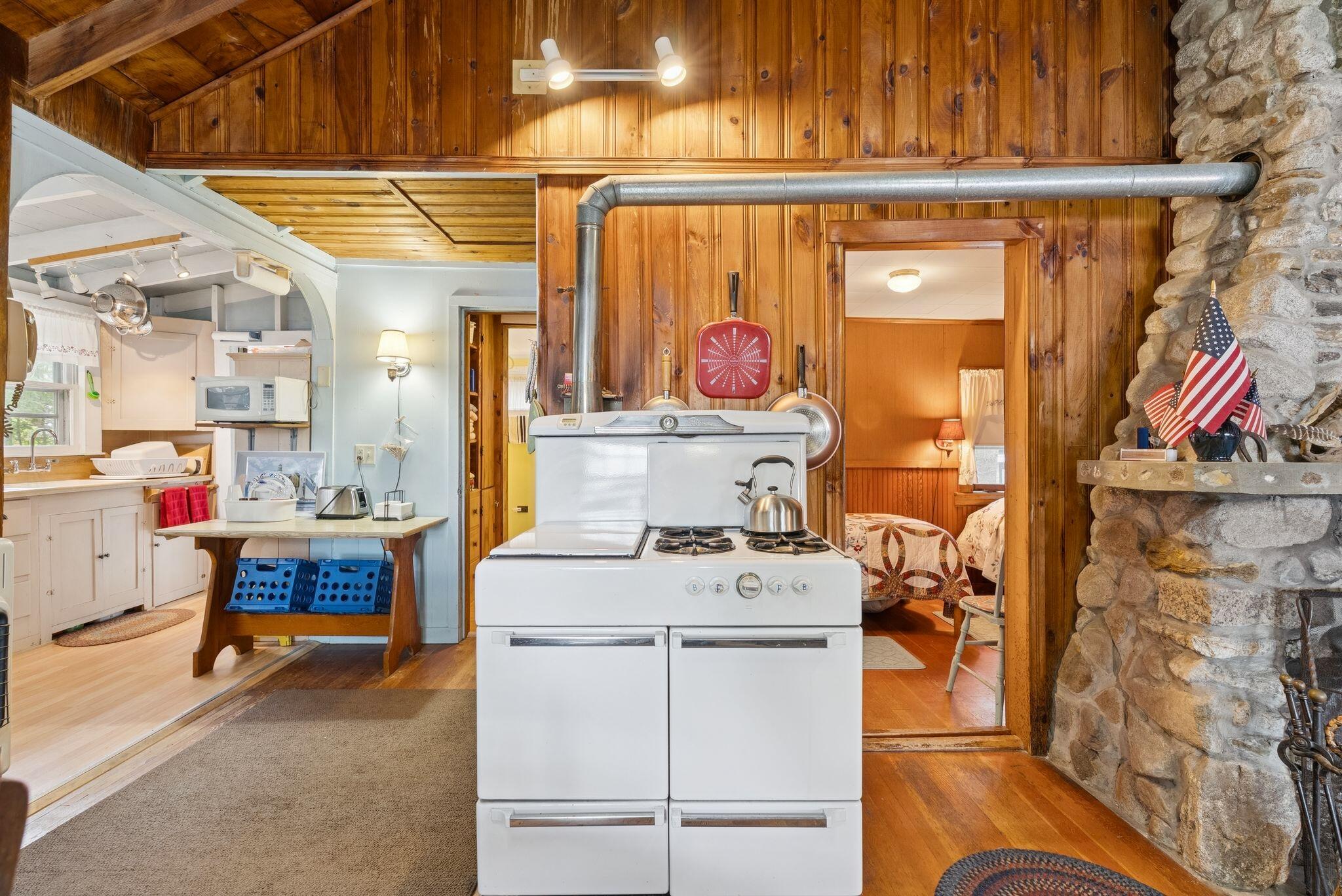 Windham, Maine, 04062, United States, 2 Bedrooms Bedrooms, ,1 BathroomBathrooms,Residential,Active,1922281