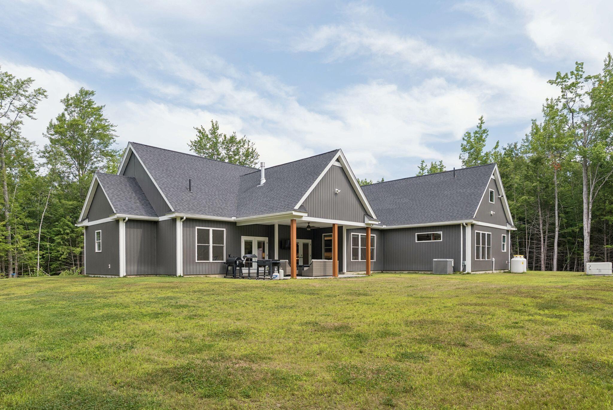 Buxton, Maine, 04093, United States, 4 Bedrooms Bedrooms, ,4 BathroomsBathrooms,Residential,Active,1909608