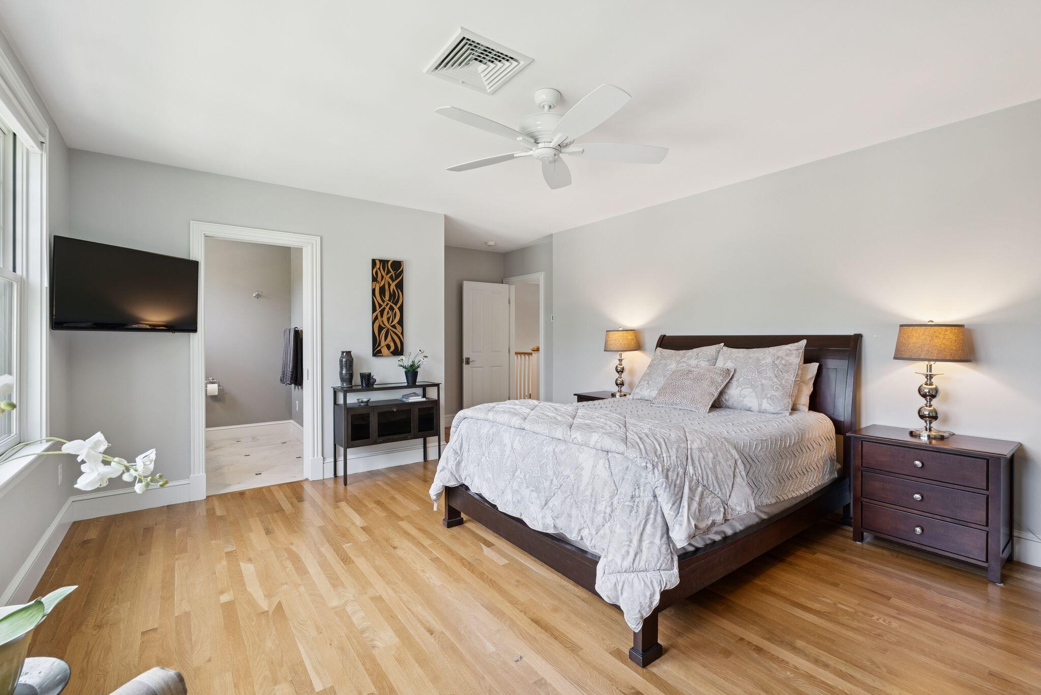 Falmouth, Maine, 04105, United States, 5 Bedrooms Bedrooms, ,6 BathroomsBathrooms,Residential,Active,1952276