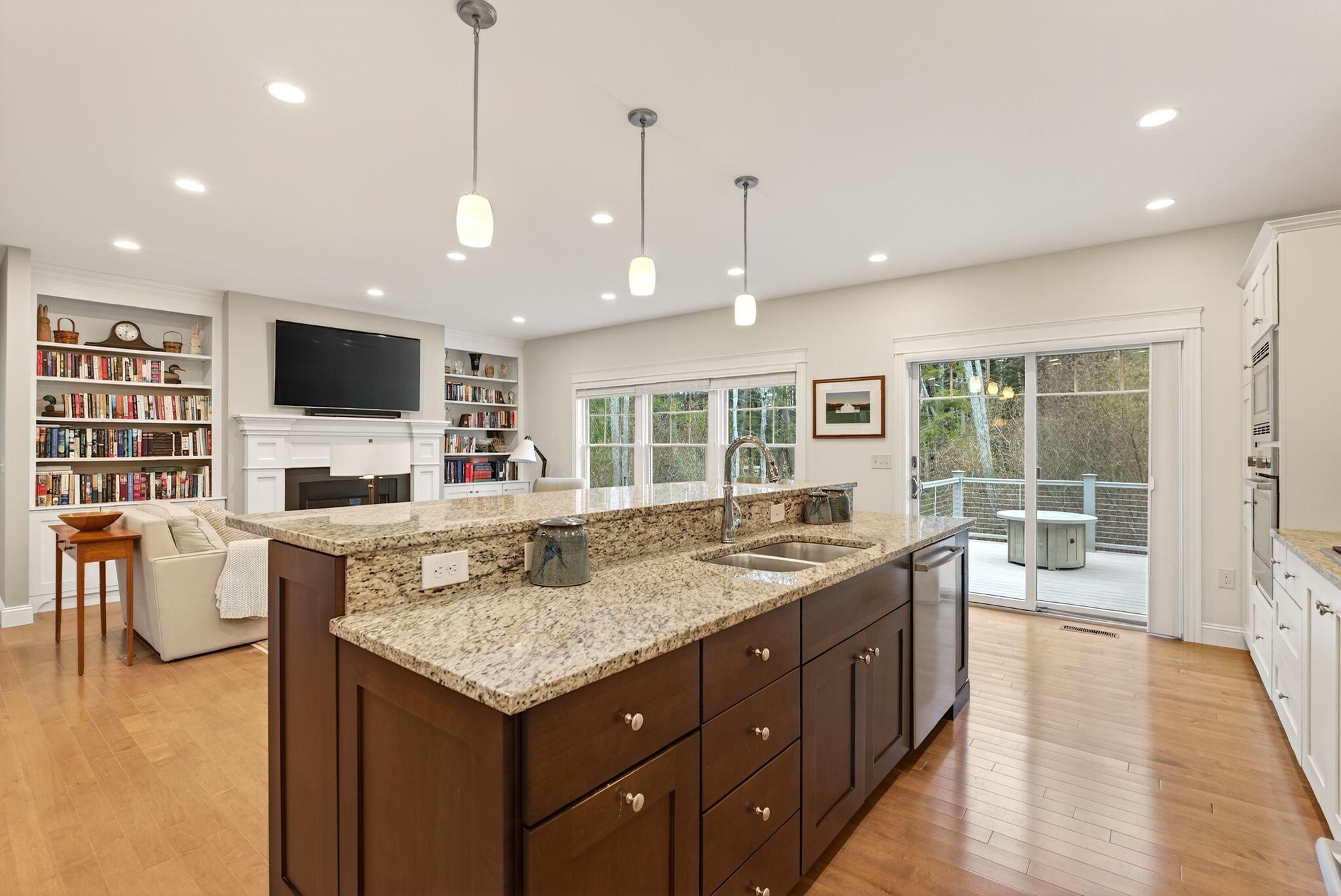 Falmouth, Maine, 04105, United States, 3 Bedrooms Bedrooms, ,4 BathroomsBathrooms,Residential,Active,1998574