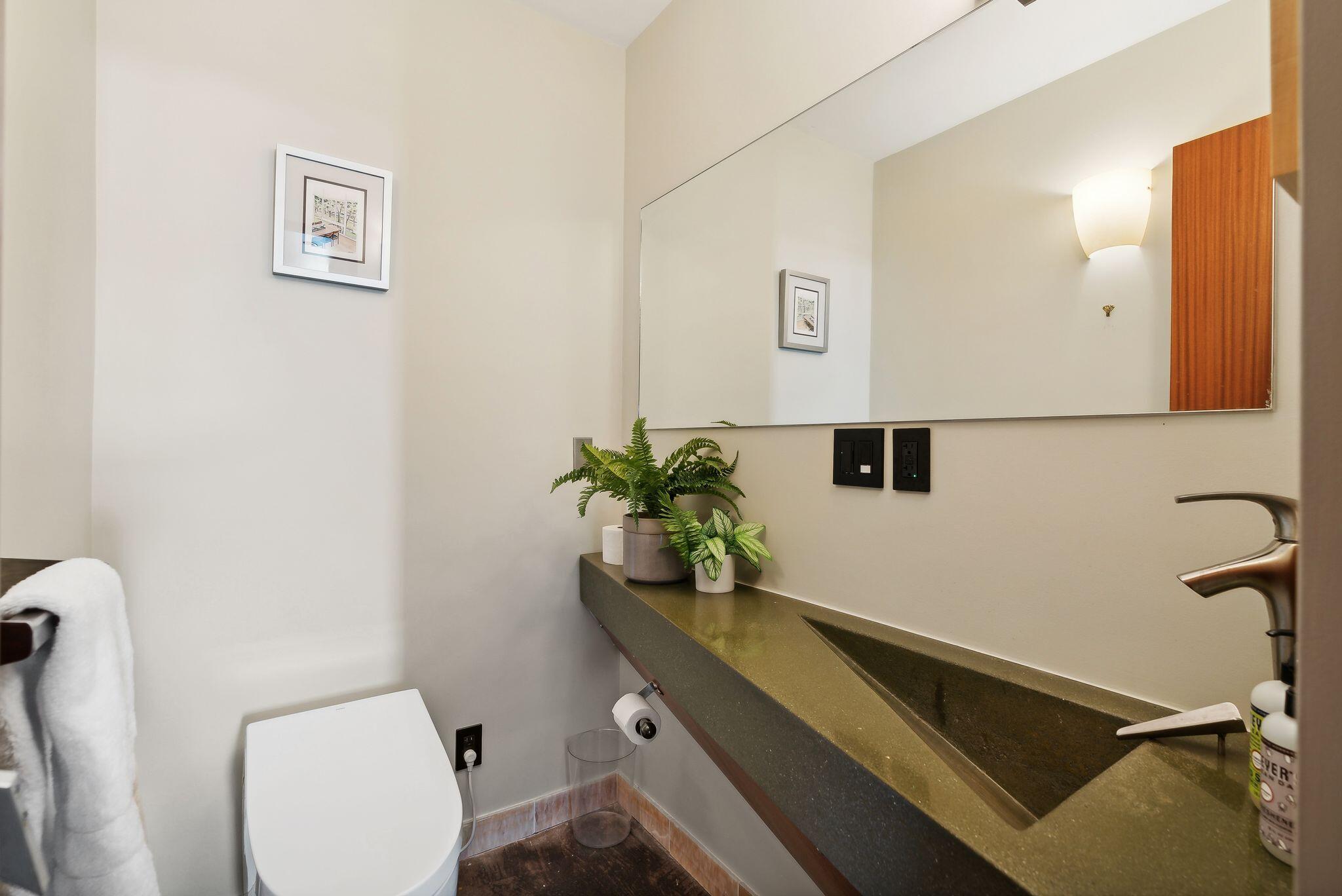 Portland, Maine, 04101, United States, 2 Bedrooms Bedrooms, ,3 BathroomsBathrooms,Residential,Active,1839414