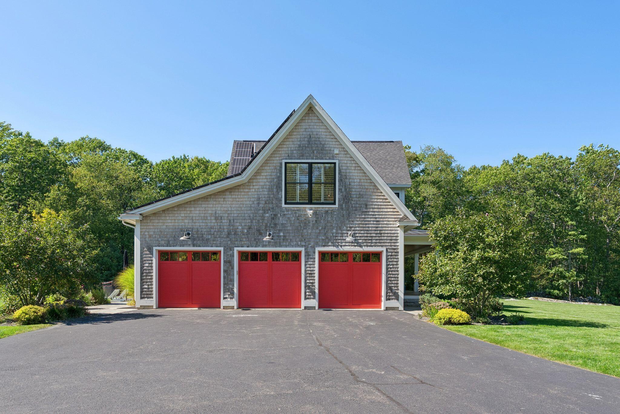 Cumberland, Maine, 04021, United States, 5 Bedrooms Bedrooms, ,4 BathroomsBathrooms,Residential,Active,1941141