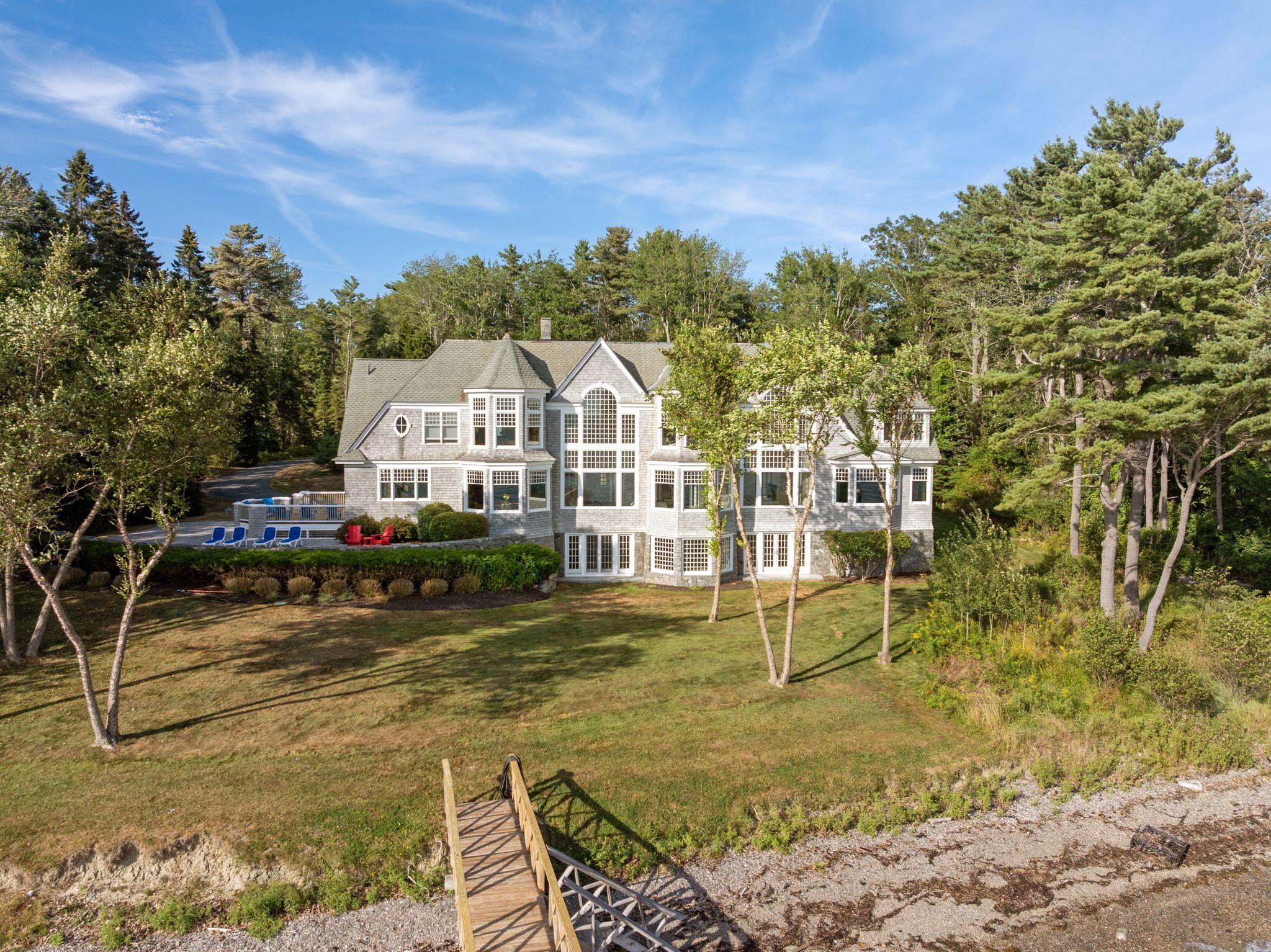 Yarmouth, Maine, 04096, United States, 4 Bedrooms Bedrooms, ,5 BathroomsBathrooms,Residential,Active,1945252