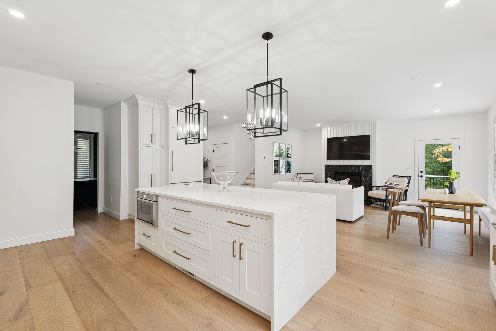 Cumberland, Maine, 04021, United States, ,5 BathroomsBathrooms,Residential,Active,1899925