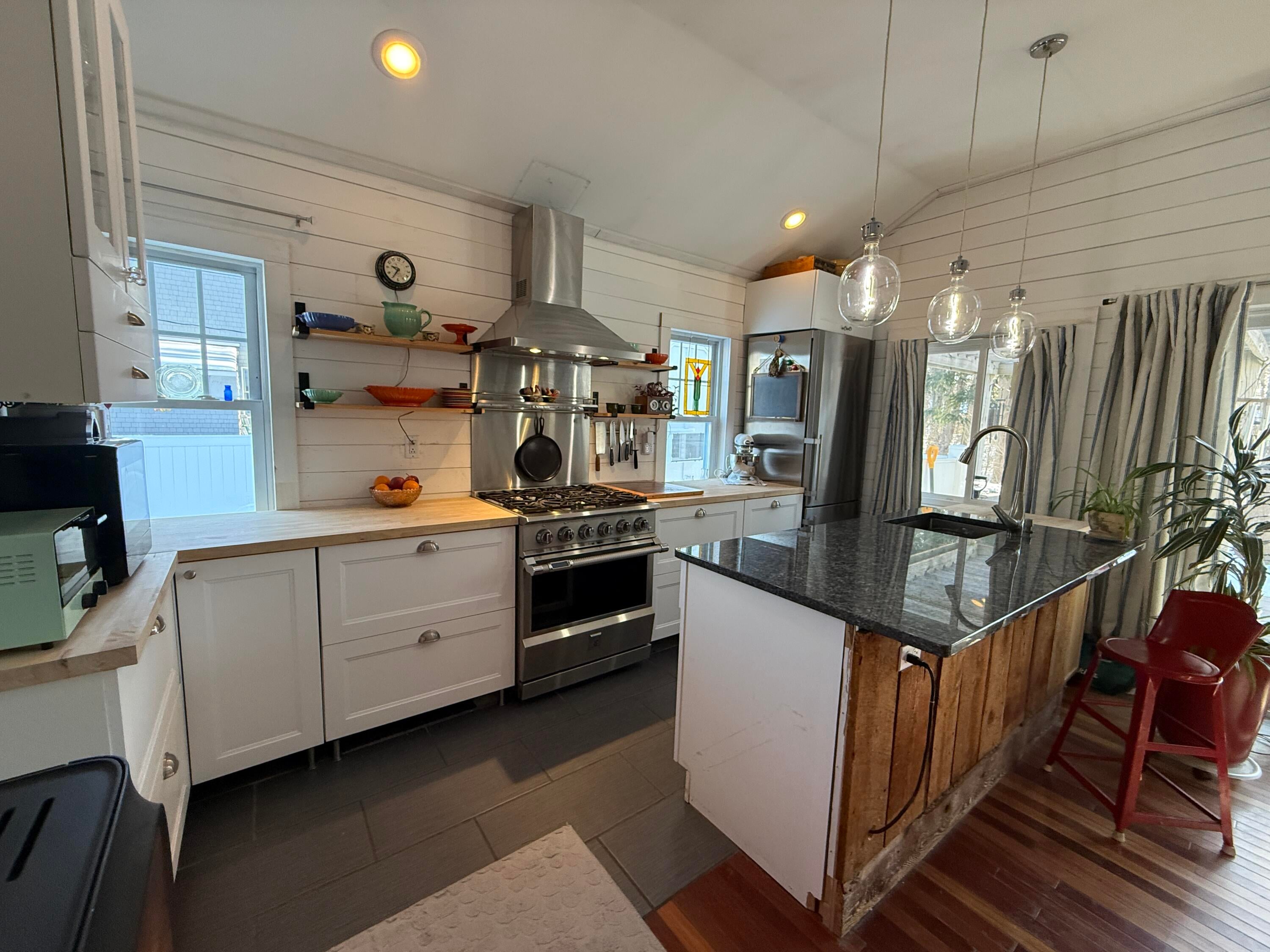 Ogunquit, Maine, 03907, United States, 6 Bedrooms Bedrooms, ,6 BathroomsBathrooms,Residential,Active,2012671