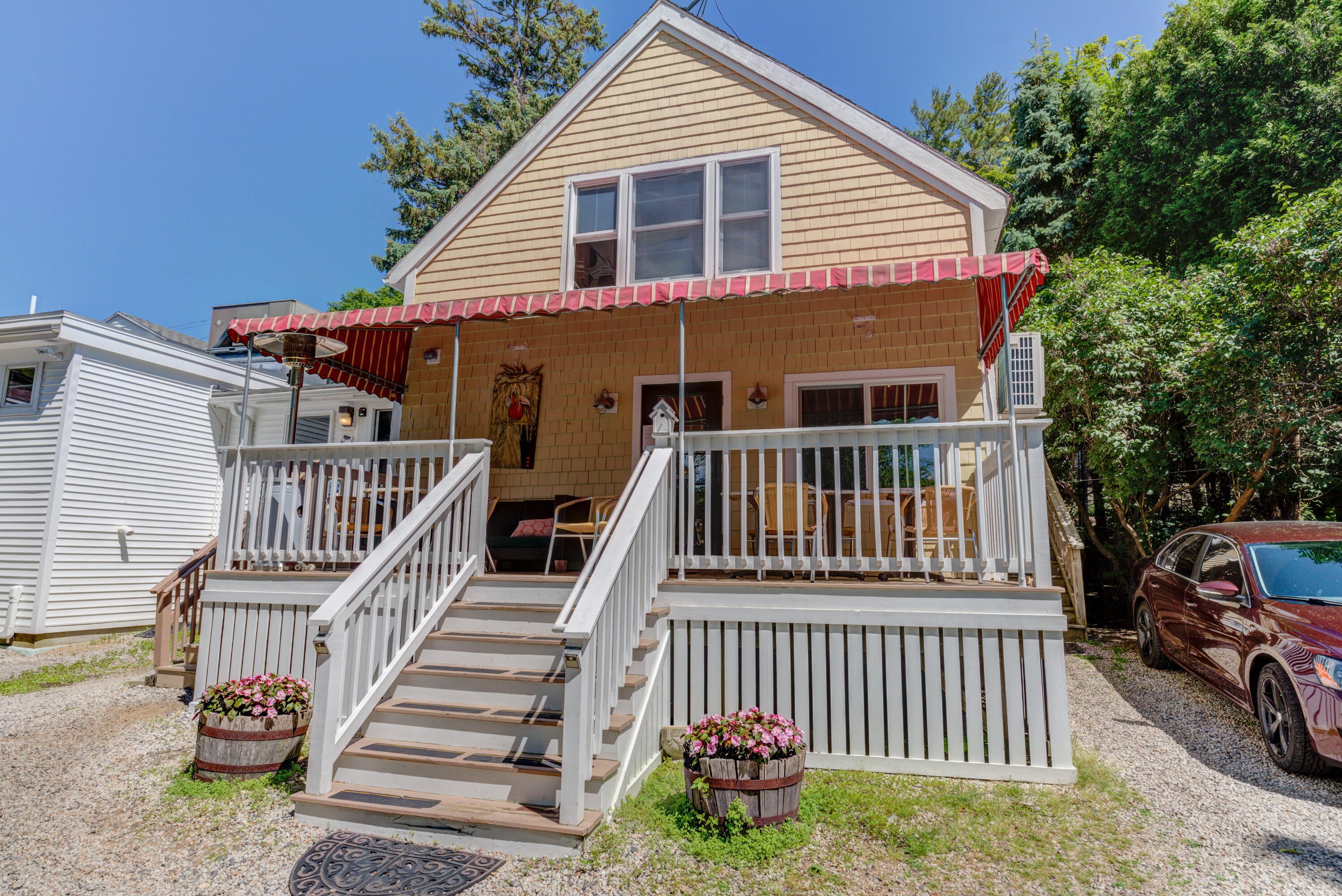 Ogunquit, Maine, 03907, United States, 2 Bedrooms Bedrooms, ,4 BathroomsBathrooms,Residential,Active,1839383