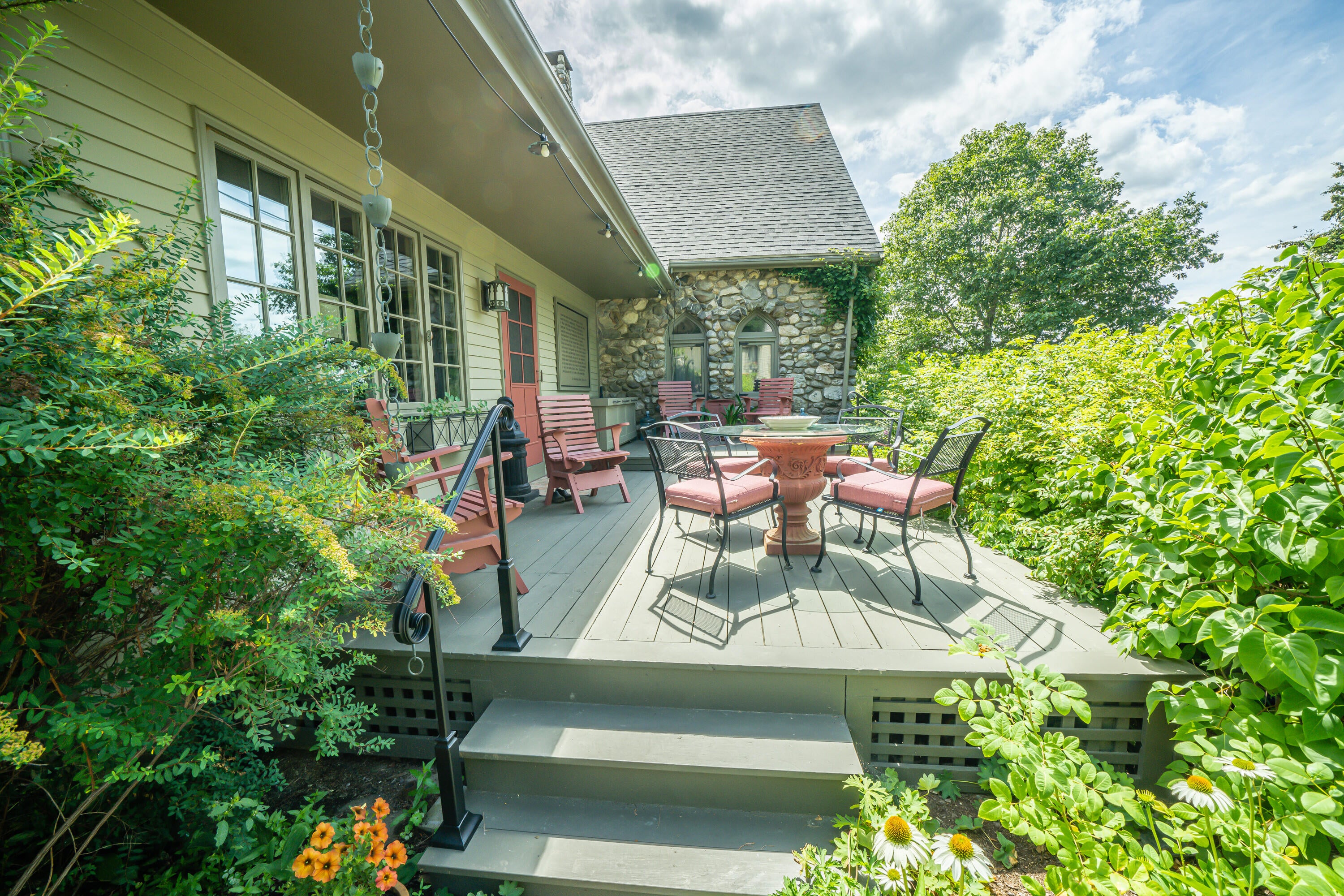 Belfast, Maine, 04915, United States, ,2 BathroomsBathrooms,Residential,Active,1762819