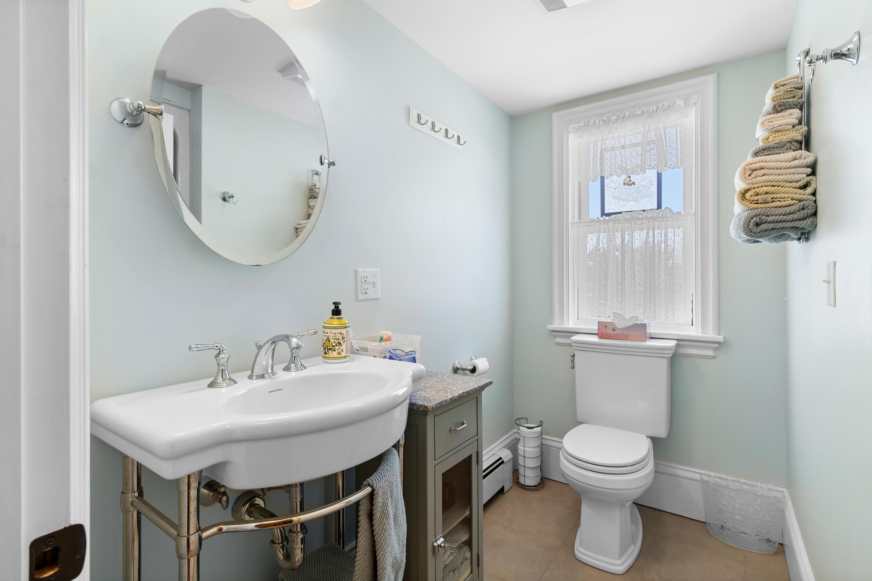 Waldoboro, Maine, 04572, United States, 4 Bedrooms Bedrooms, ,3 BathroomsBathrooms,Residential,Active,2007941