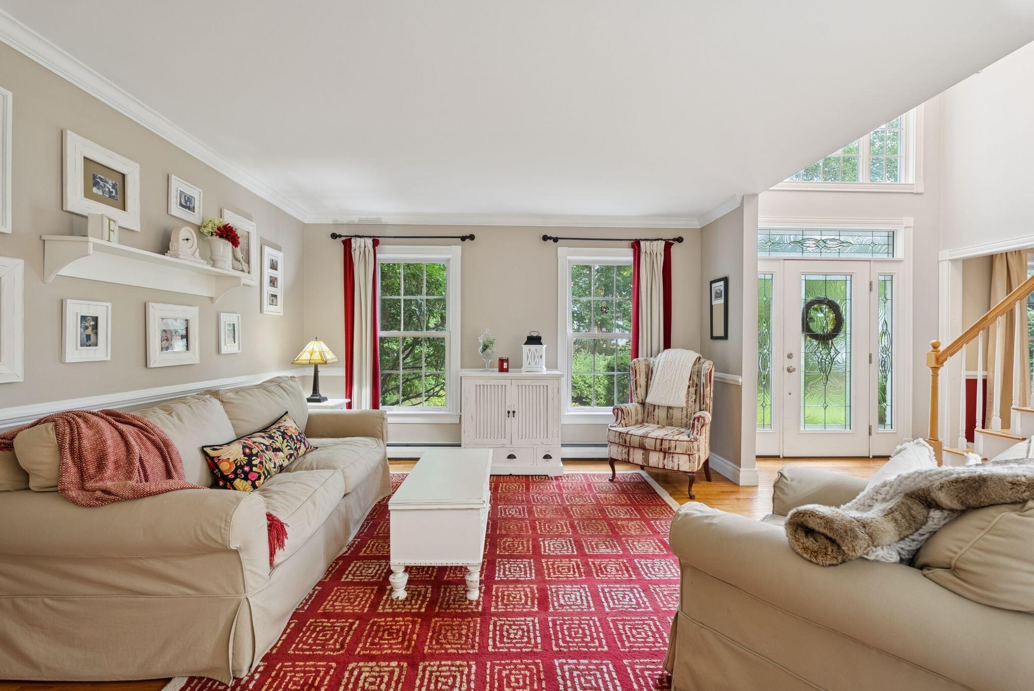 Falmouth, Maine, 04105, United States, 4 Bedrooms Bedrooms, ,3 BathroomsBathrooms,Residential,Active,1920228