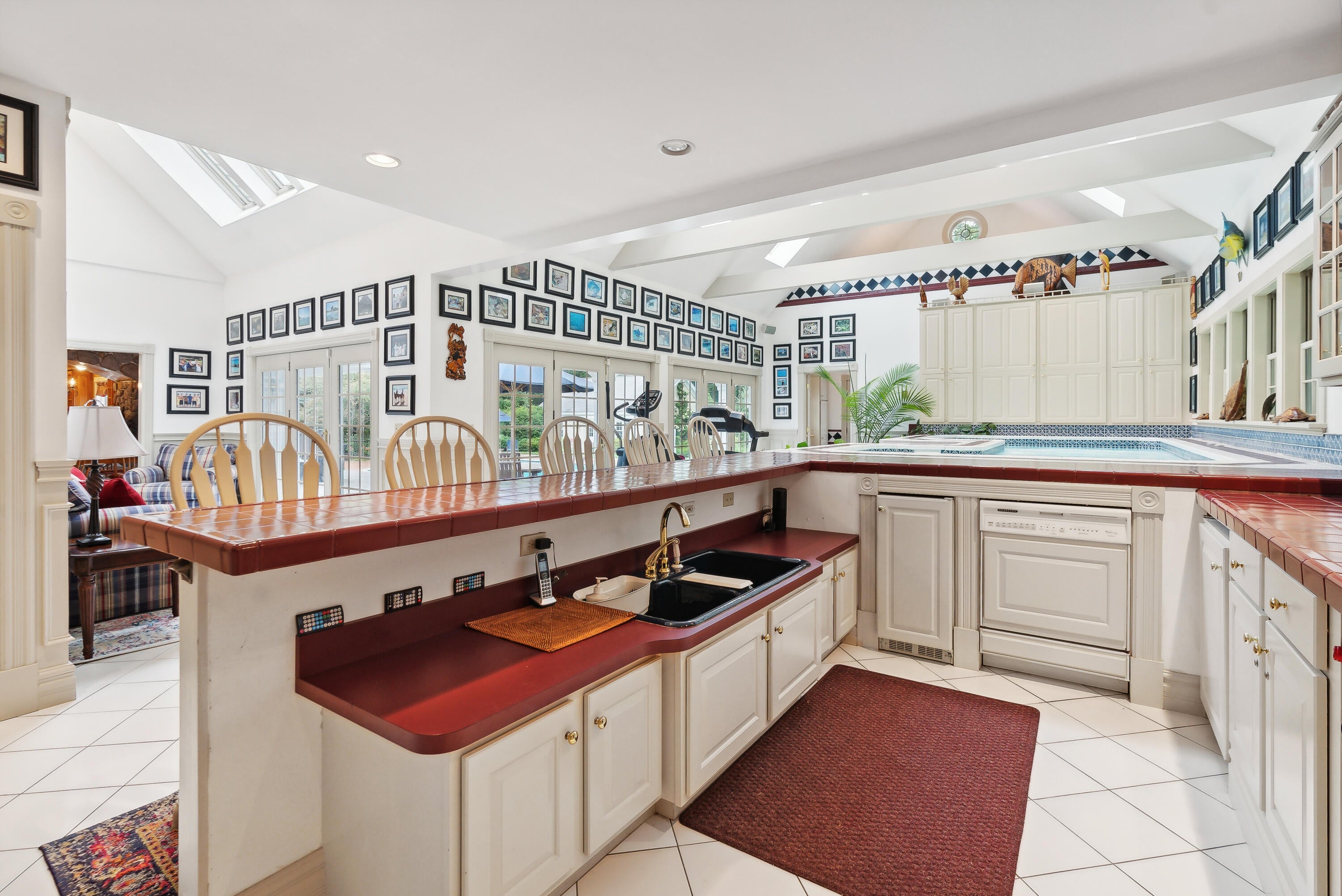 Saco, Maine, 04072, United States, 8 Bedrooms Bedrooms, ,9 BathroomsBathrooms,Residential,Active,1839757