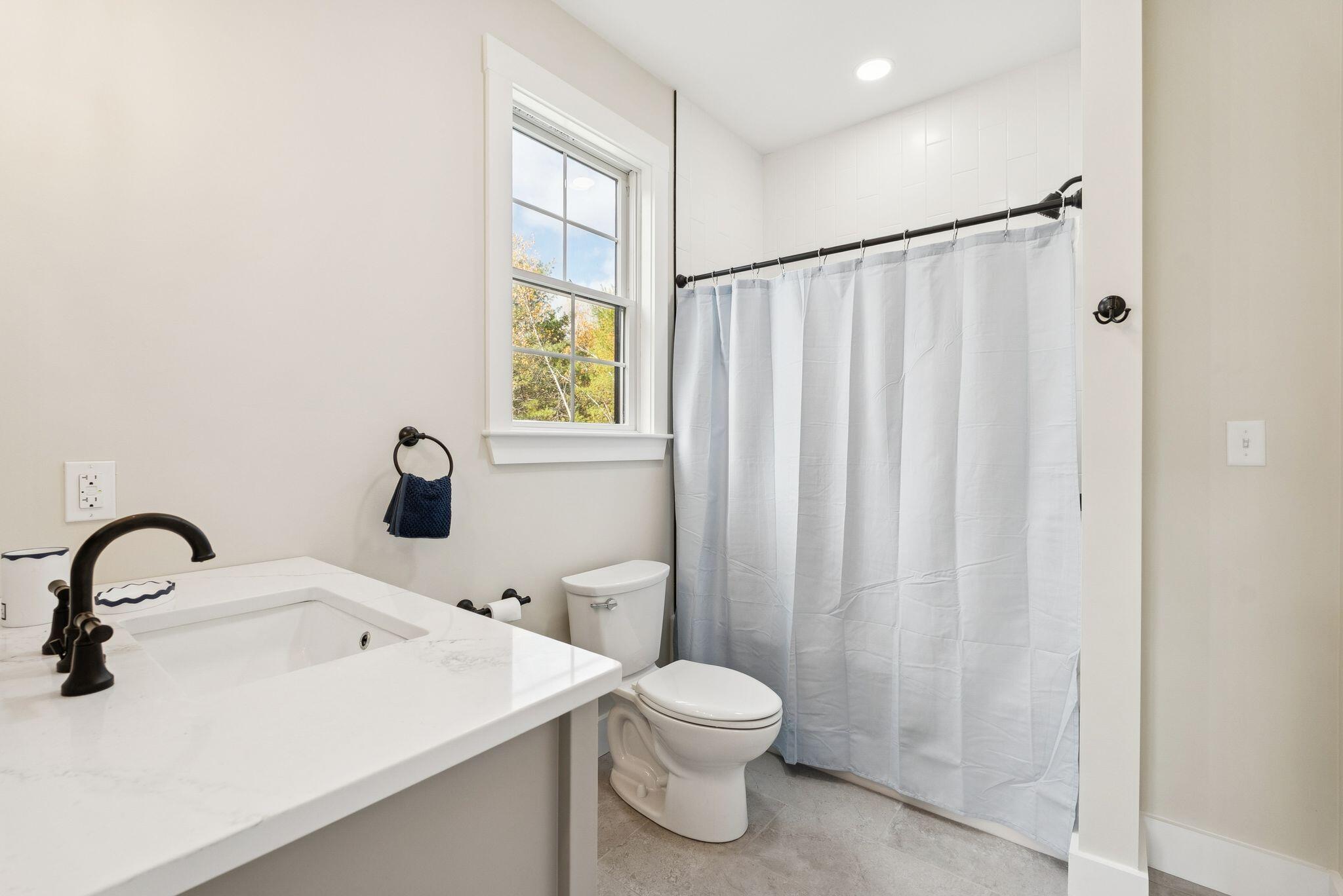 Casco, Maine, 04015, United States, 4 Bedrooms Bedrooms, ,5 BathroomsBathrooms,Residential,Active,1968106