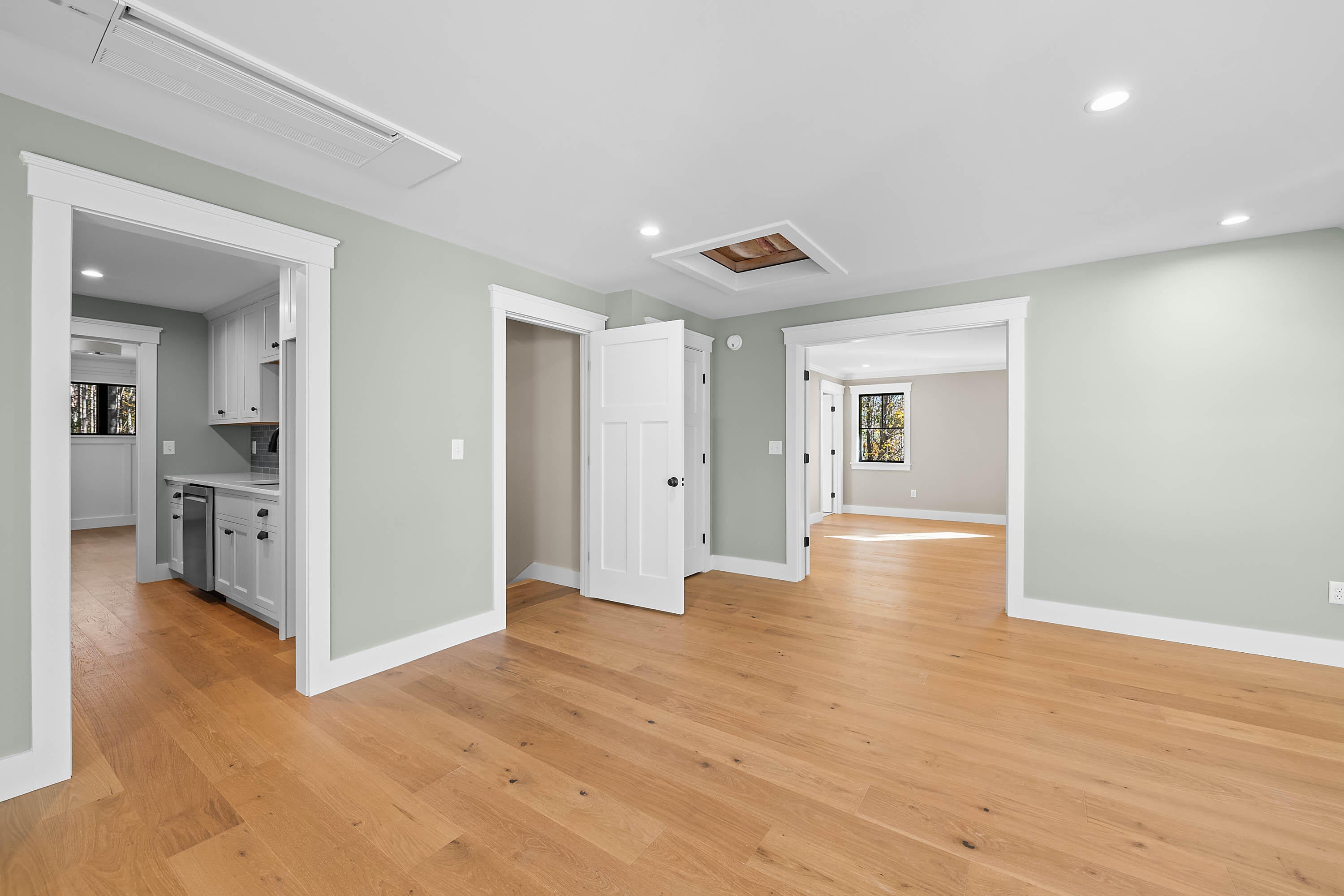 Kennebunkport, Maine, 04046, United States, 4 Bedrooms Bedrooms, ,4 BathroomsBathrooms,Residential,Active,1968434