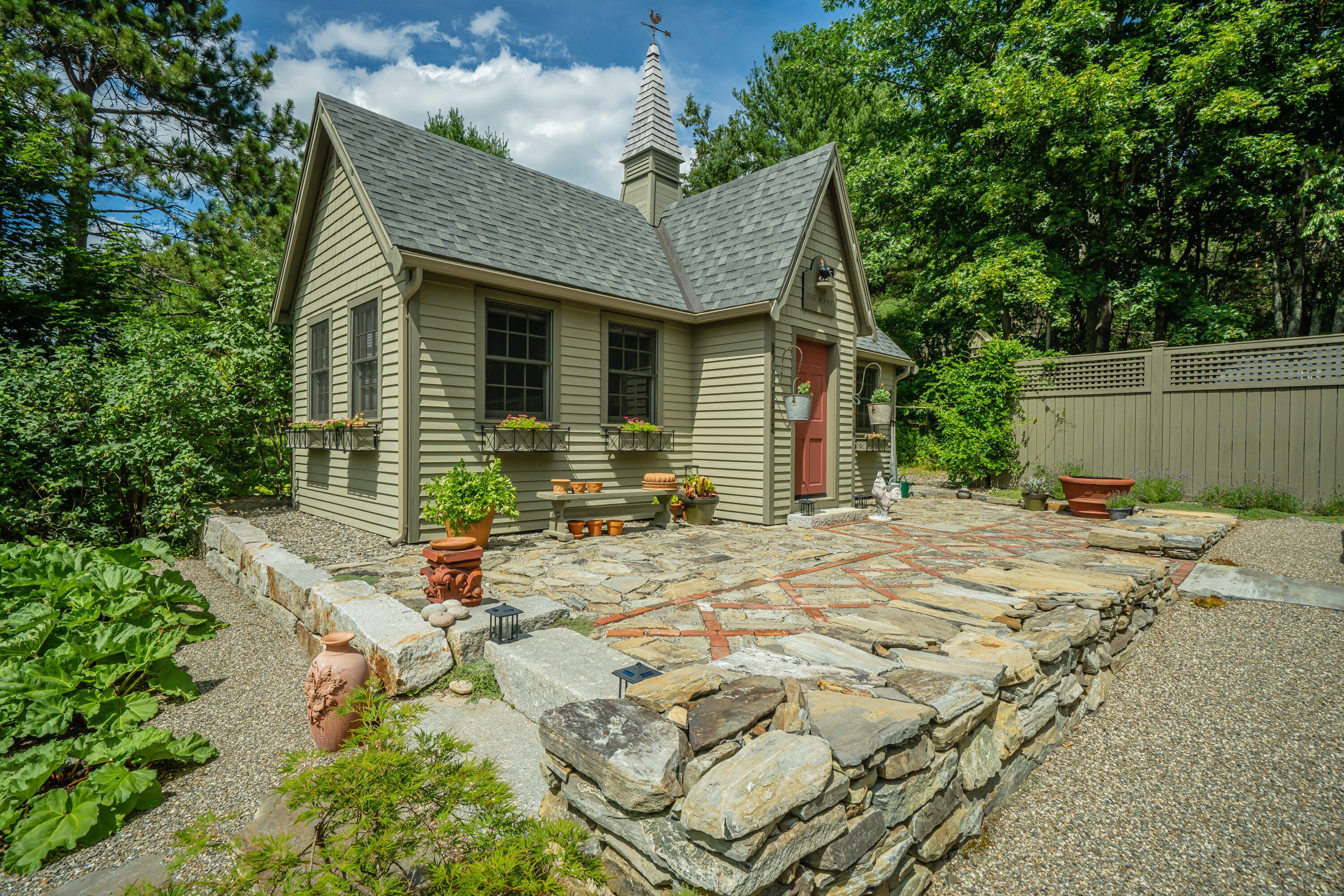 Belfast, Maine, 04915, United States, ,2 BathroomsBathrooms,Residential,Active,1762819