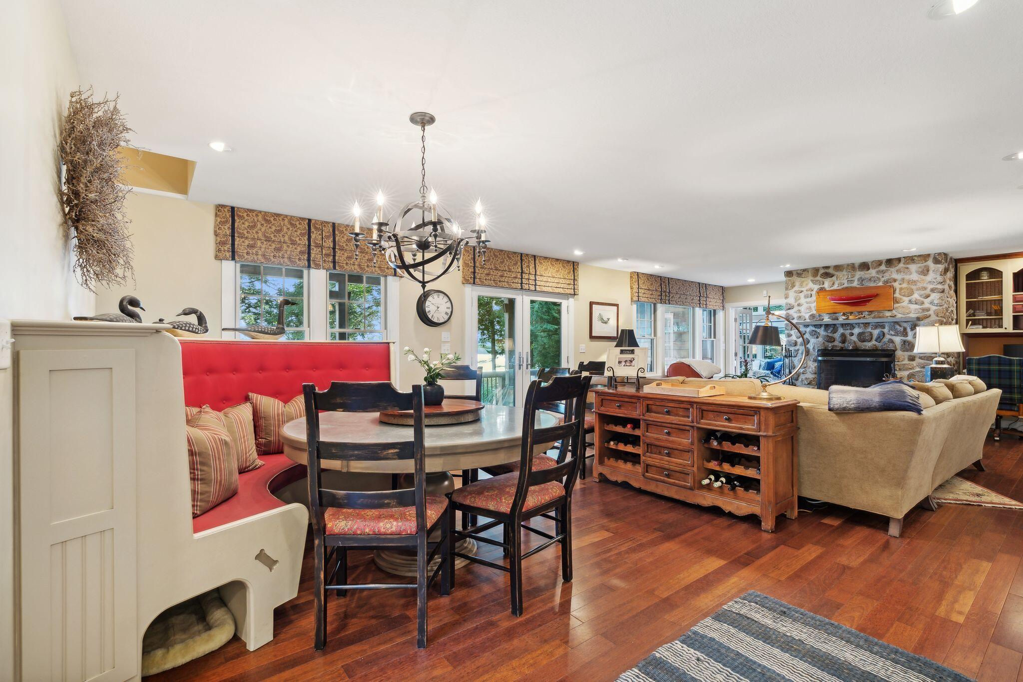 Naples, Maine, 04055, United States, 9 Bedrooms Bedrooms, ,8 BathroomsBathrooms,Residential,Active,1905064