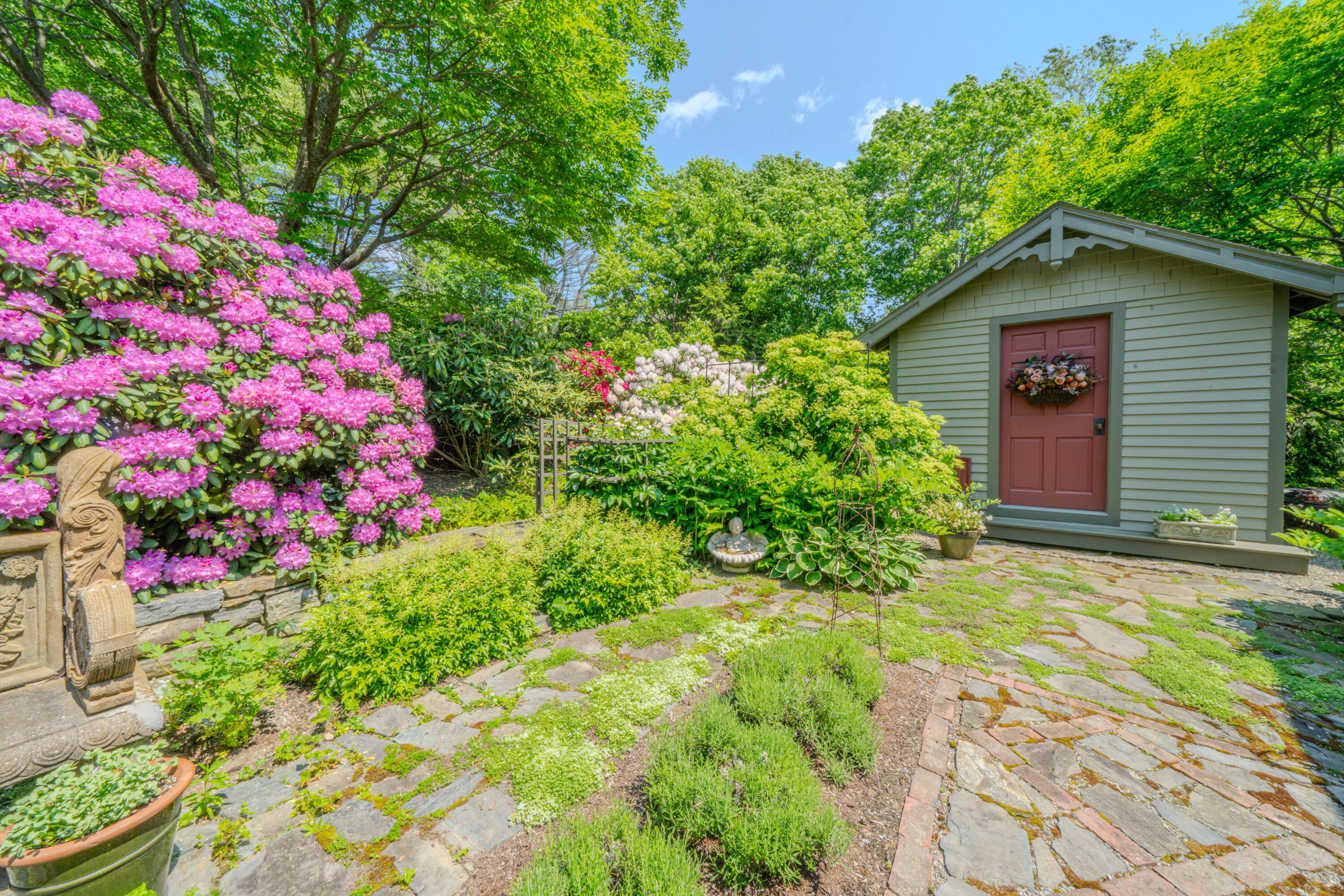 Belfast, Maine, 04915, United States, ,2 BathroomsBathrooms,Residential,Active,1762819
