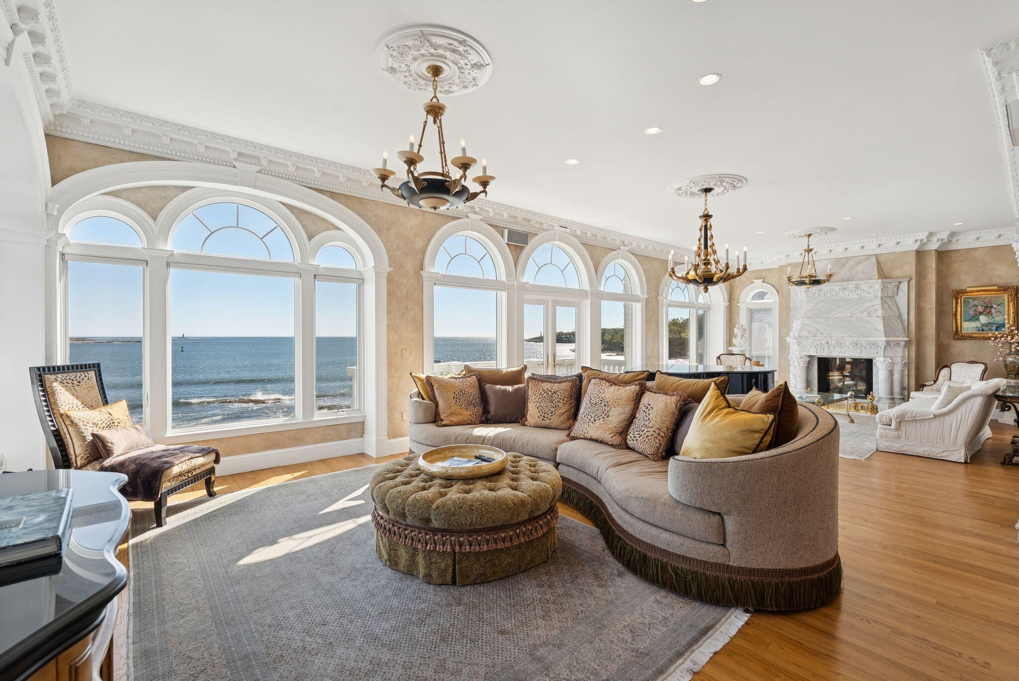 South Portland, Maine, 04106, United States, 3 Bedrooms Bedrooms, ,5 BathroomsBathrooms,Residential,Active,1954023