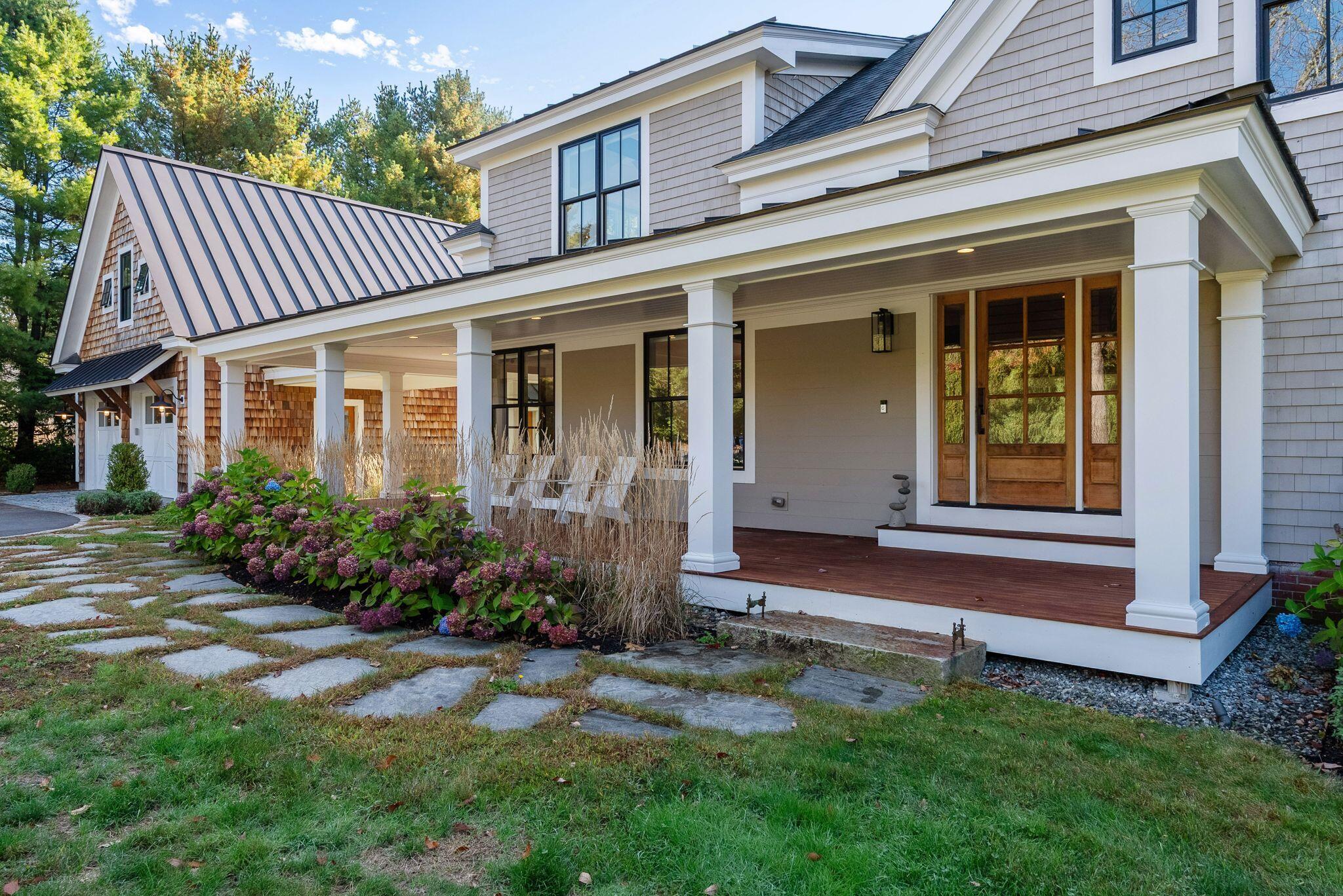 Falmouth, Maine, 04105, United States, 5 Bedrooms Bedrooms, ,4 BathroomsBathrooms,Residential,Active,1961947