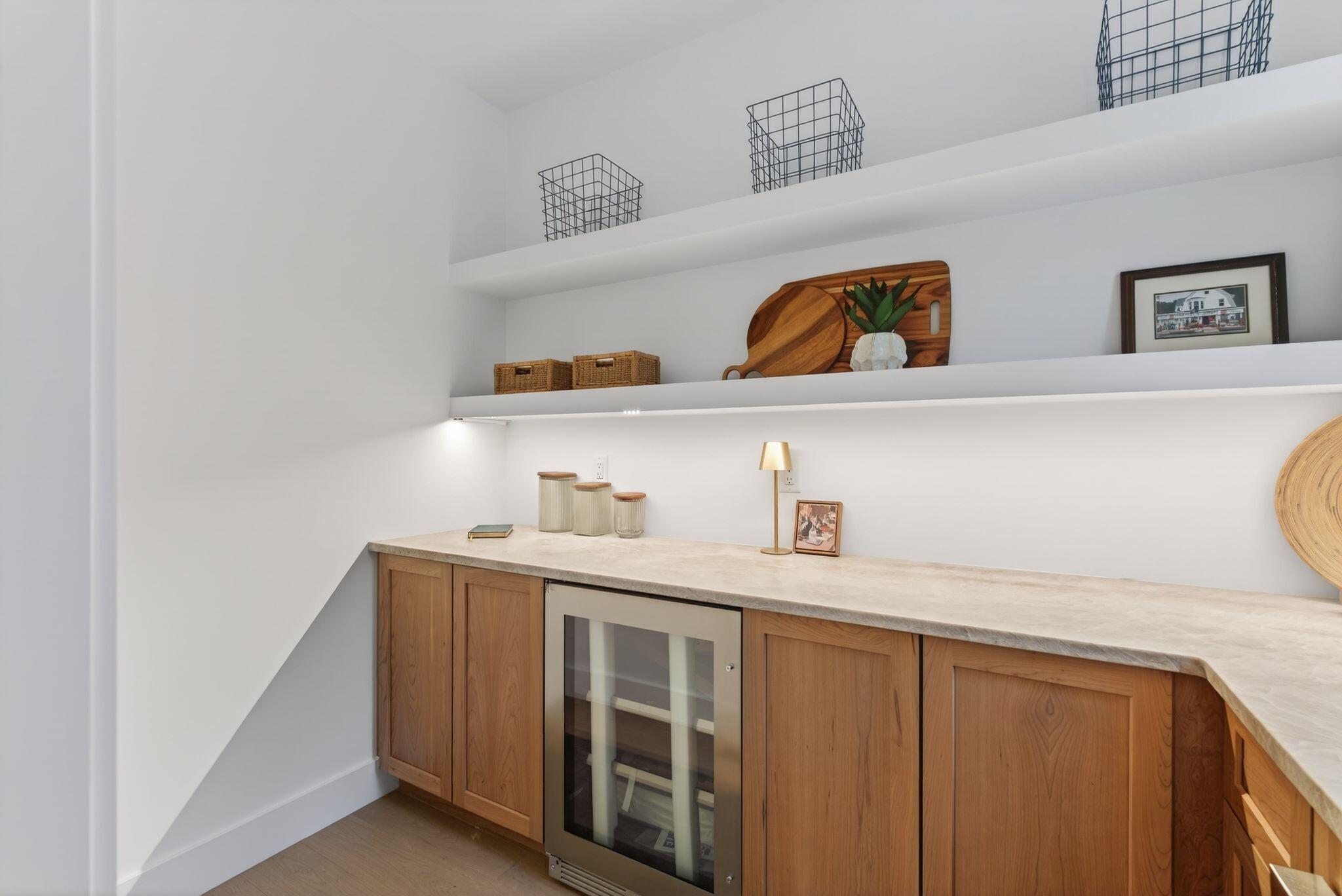 Falmouth, Maine, 04105, United States, 4 Bedrooms Bedrooms, ,4 BathroomsBathrooms,Residential,Active,2007173