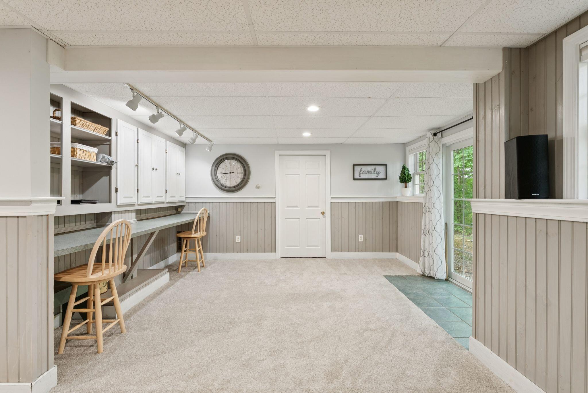 Falmouth, Maine, 04105, United States, 4 Bedrooms Bedrooms, ,3 BathroomsBathrooms,Residential,Active,1920228