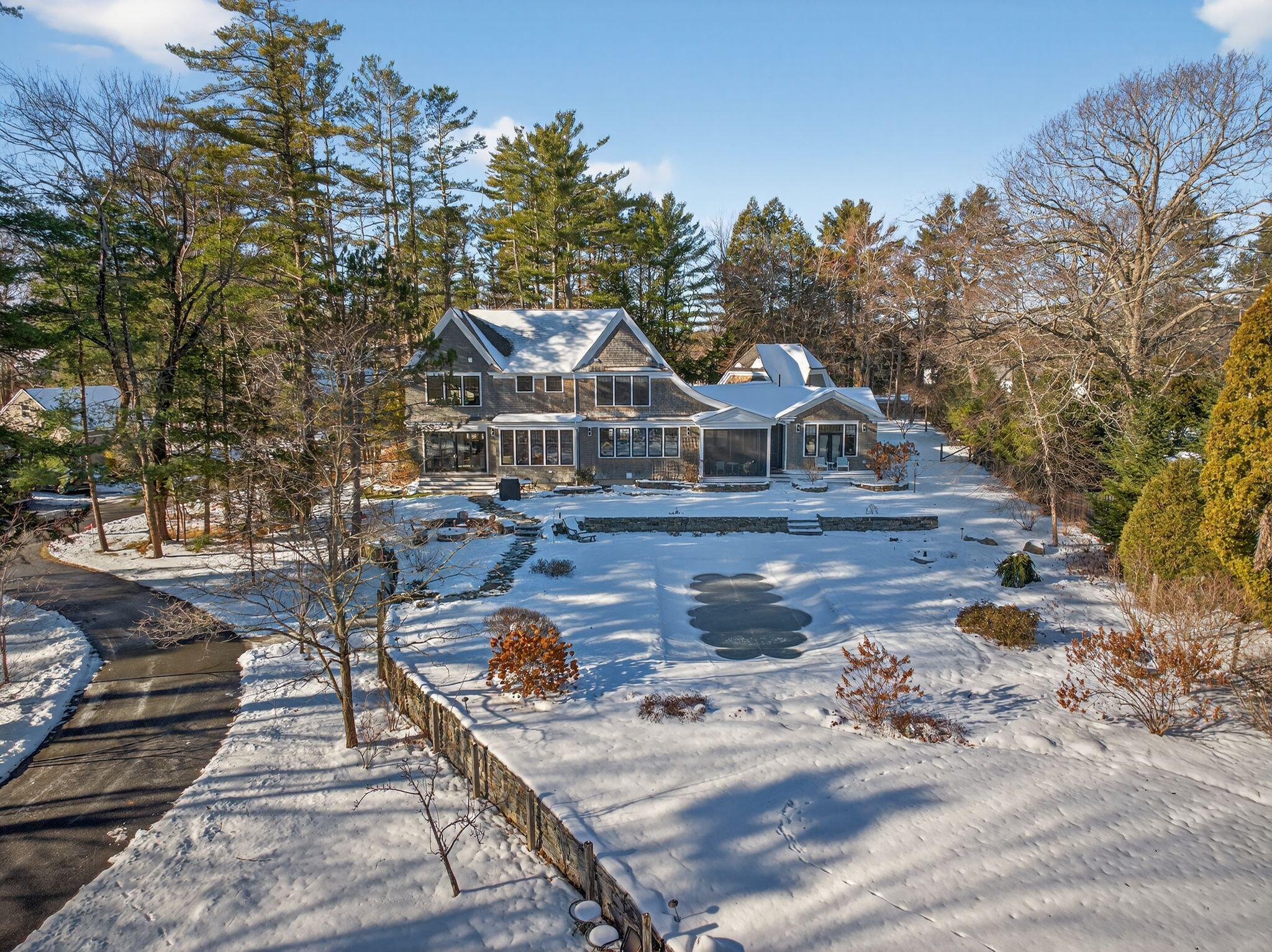 Falmouth, Maine, 04105, United States, 5 Bedrooms Bedrooms, ,6 BathroomsBathrooms,Residential,Active,1952276