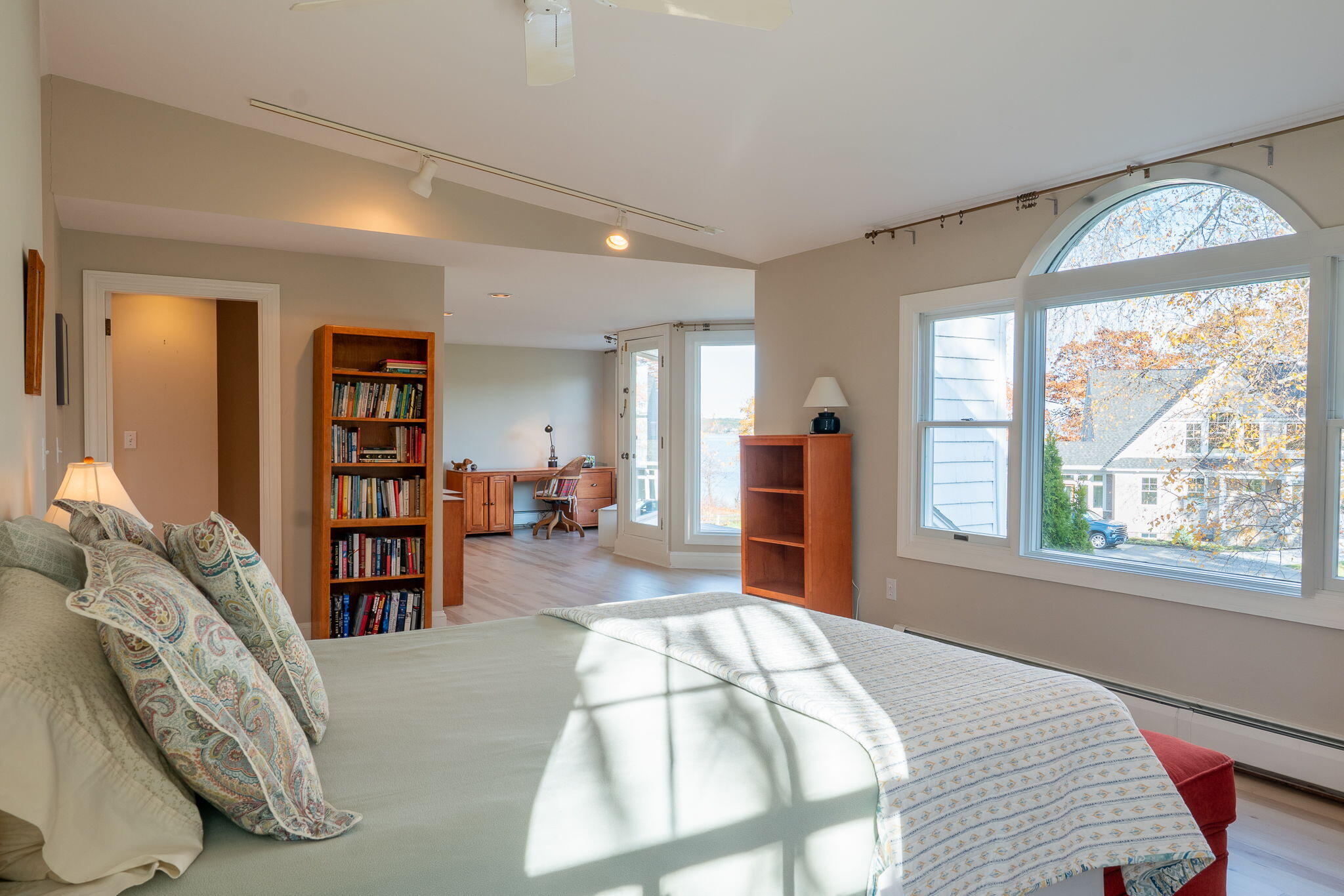 Cumberland, Maine, 04110, United States, 5 Bedrooms Bedrooms, ,3 BathroomsBathrooms,Residential,Active,1989779