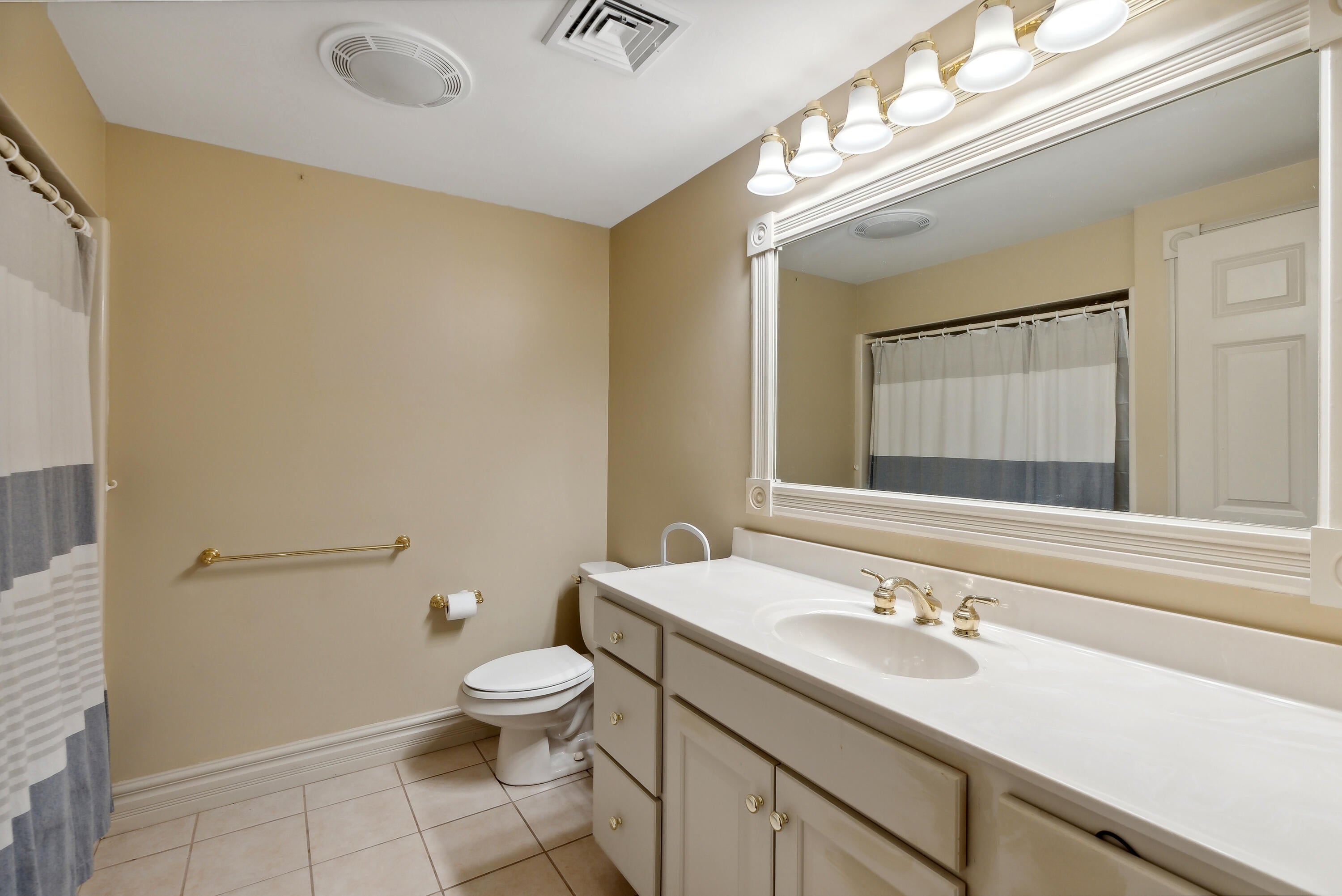 Saco, Maine, 04072, United States, 8 Bedrooms Bedrooms, ,9 BathroomsBathrooms,Residential,Active,1839757