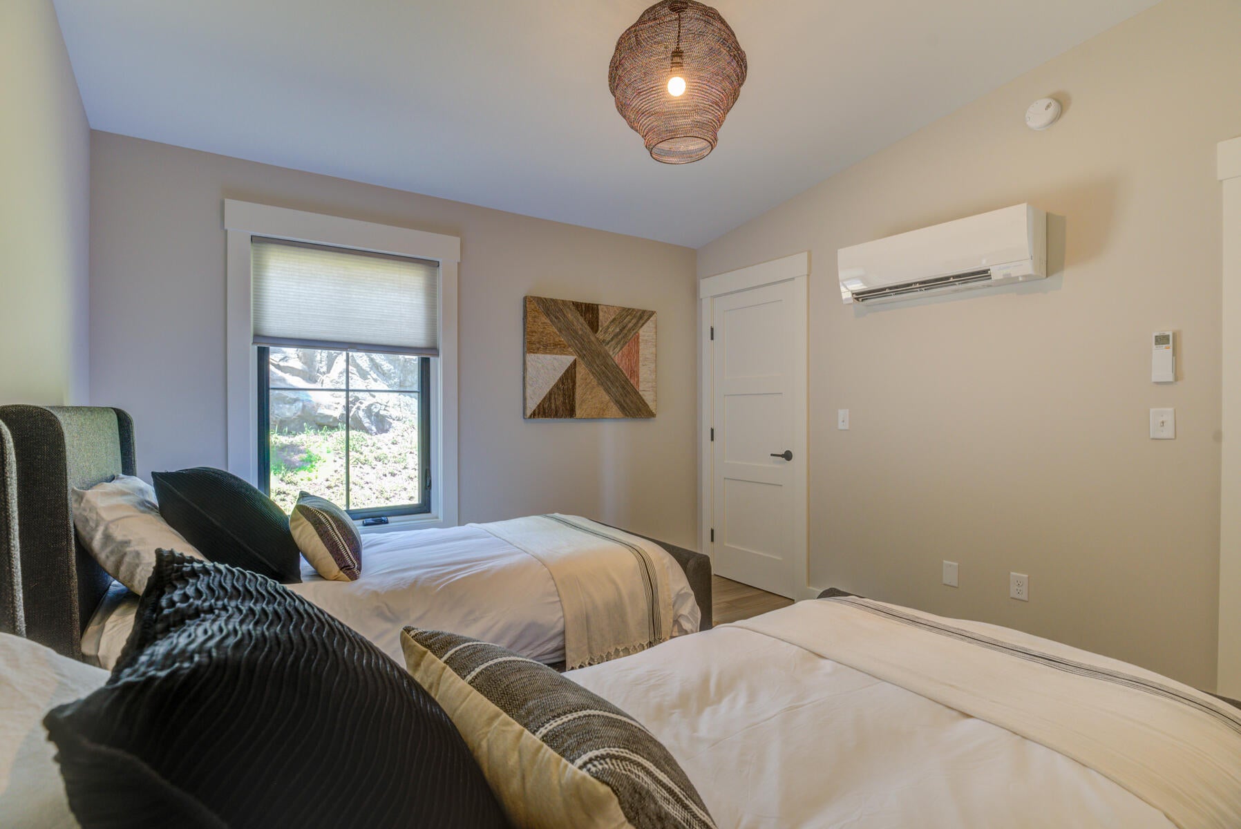 Ogunquit, Maine, 03907, United States, 3 Bedrooms Bedrooms, ,2 BathroomsBathrooms,Residential,Active,1951829