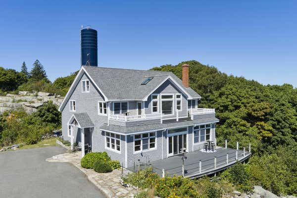 38 W MAIN ST, VINALHAVEN, ME 04863 - Image 1