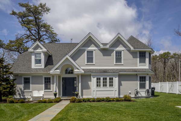 4 ROBIE RD, KENNEBUNK, ME 04043 - Image 1