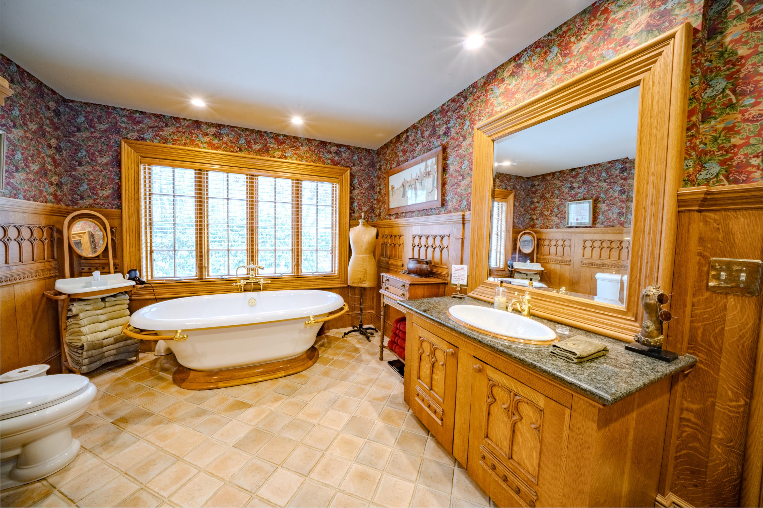 Belfast, Maine, 04915, United States, ,2 BathroomsBathrooms,Residential,Active,1762819
