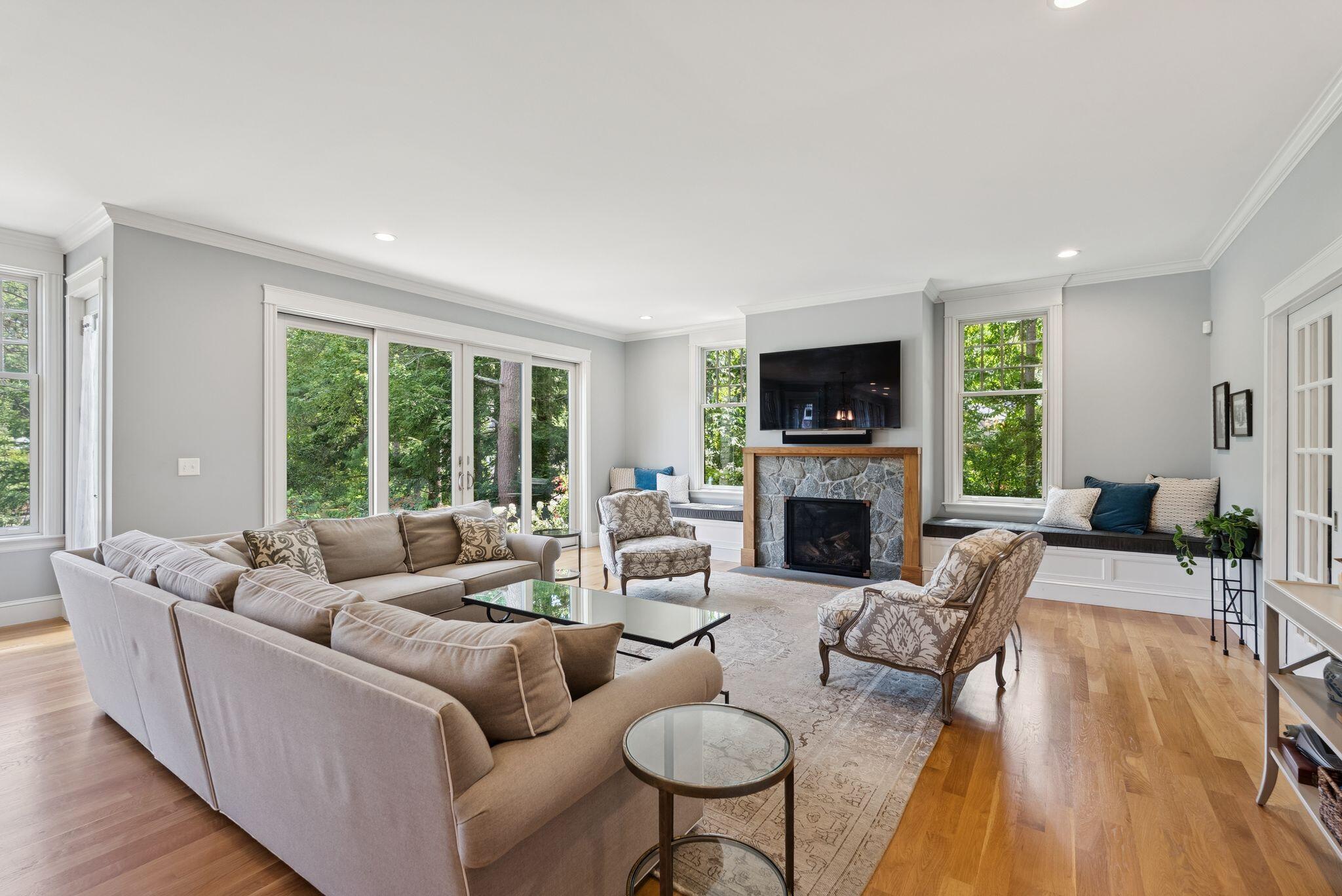 Falmouth, Maine, 04105, United States, 5 Bedrooms Bedrooms, ,6 BathroomsBathrooms,Residential,Active,1952276