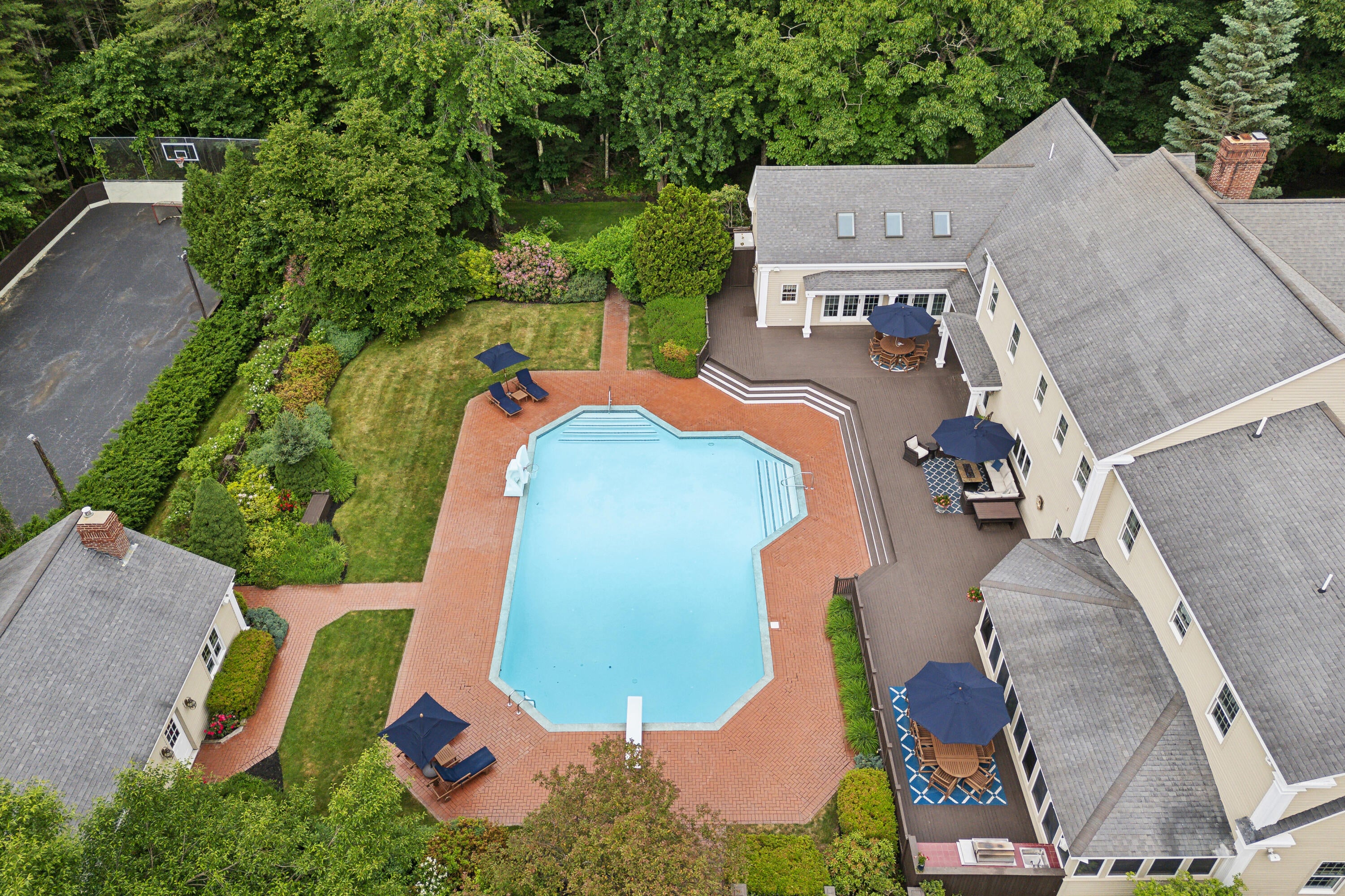 Saco, Maine, 04072, United States, 8 Bedrooms Bedrooms, ,9 BathroomsBathrooms,Residential,Active,1839757