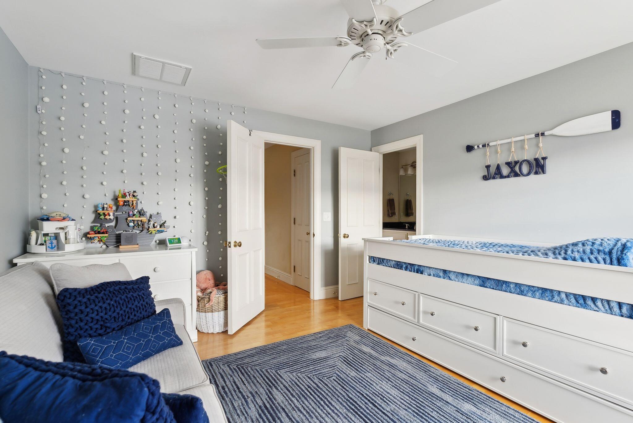 Cumberland, Maine, 04110, United States, 4 Bedrooms Bedrooms, ,5 BathroomsBathrooms,Residential,Active,1886783