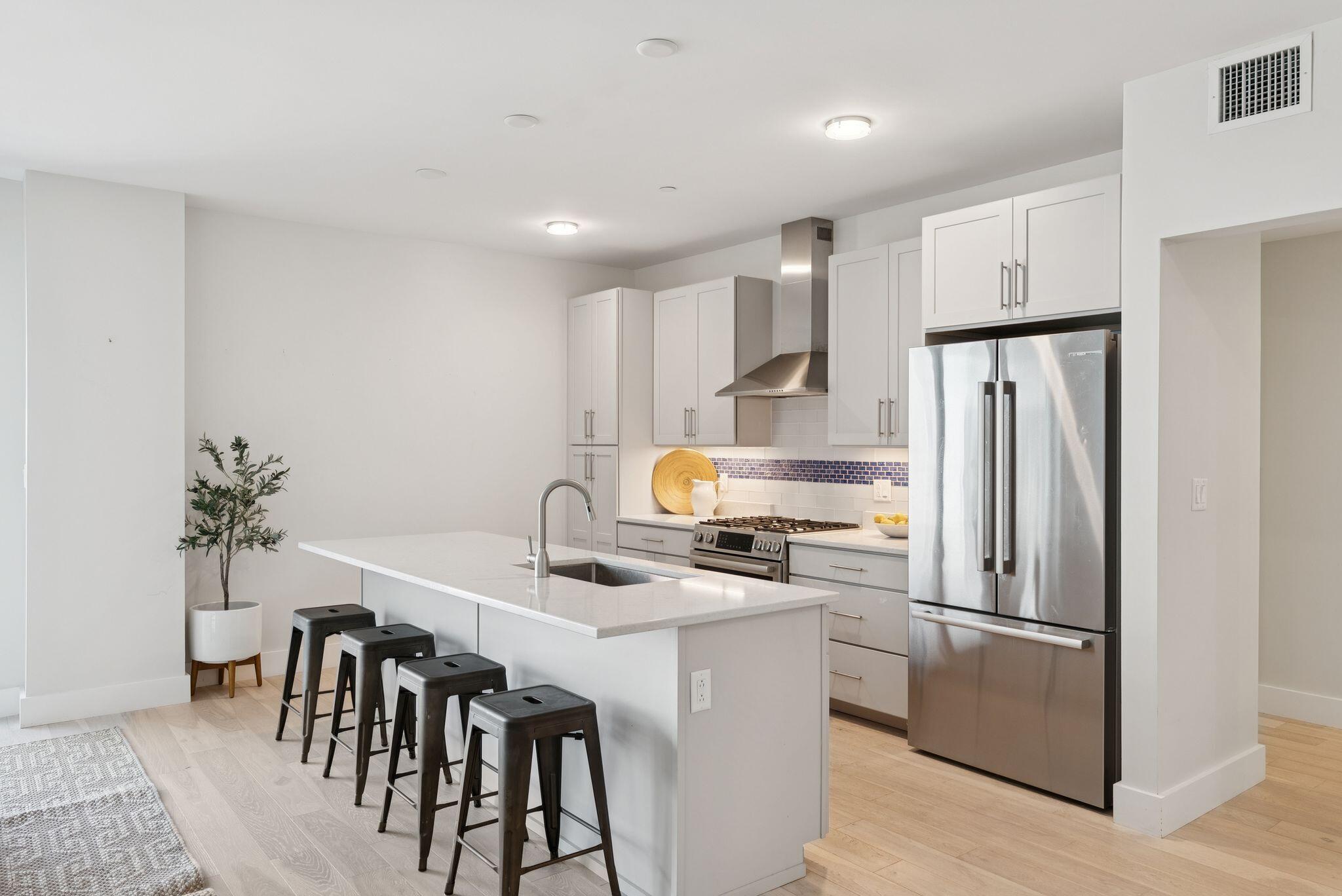 Portland, Maine, 04101, United States, 2 Bedrooms Bedrooms, ,2 BathroomsBathrooms,Residential,Active,1929690