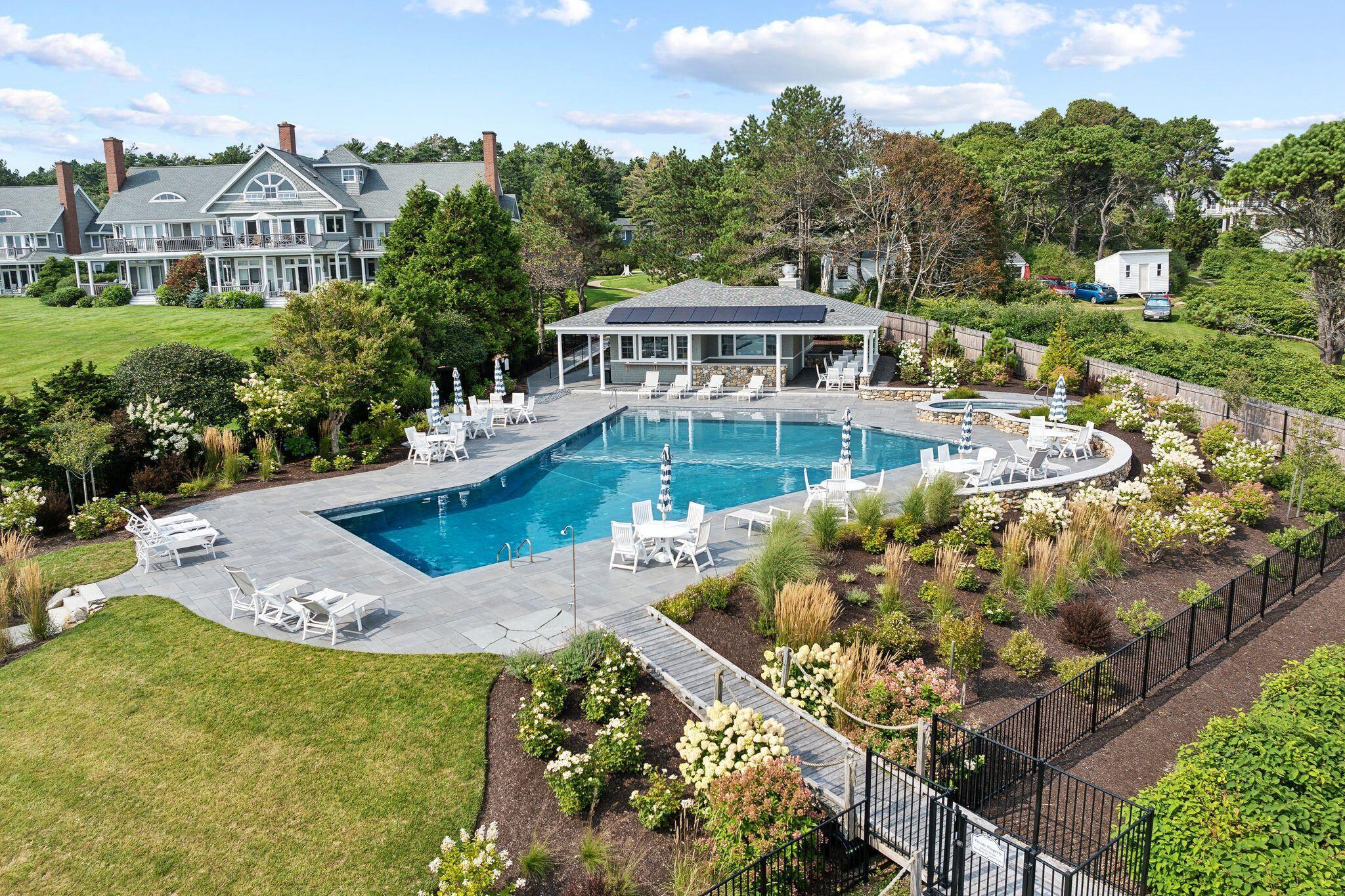 Scarborough, Maine, 04074, United States, 2 Bedrooms Bedrooms, ,3 BathroomsBathrooms,Residential,Active,1972151