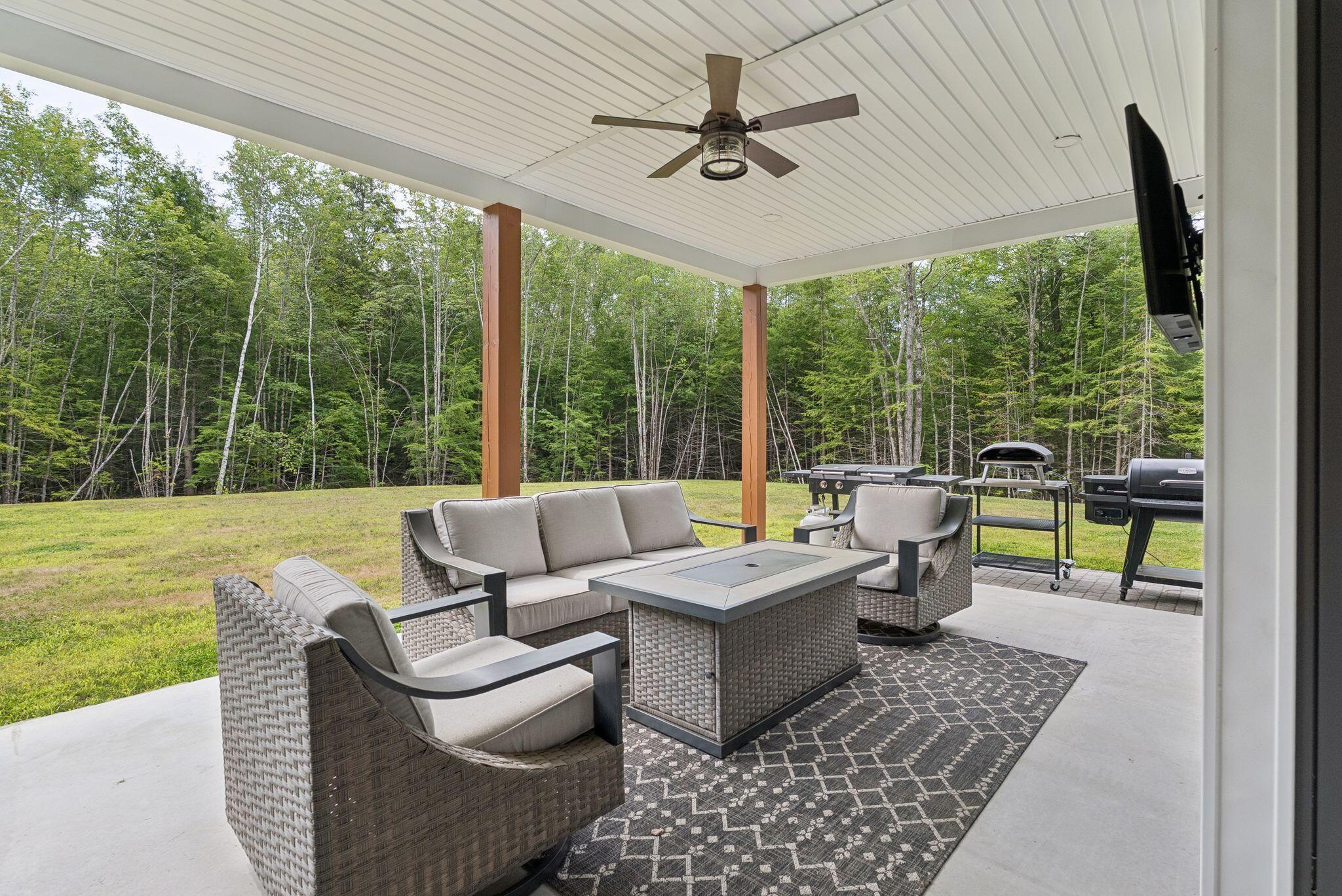 Buxton, Maine, 04093, United States, 4 Bedrooms Bedrooms, ,4 BathroomsBathrooms,Residential,Active,1909608